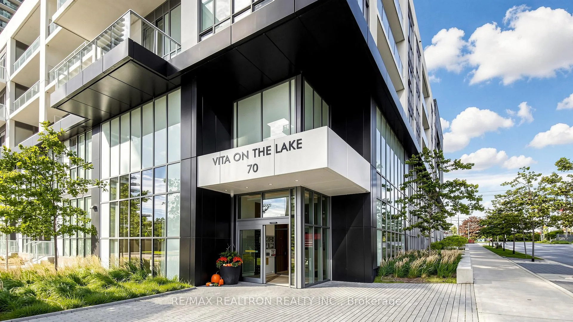 Photo 3 of Unit 4109, 70 Annie Craig Drive, Etobicoke, Mimico — HOMEH