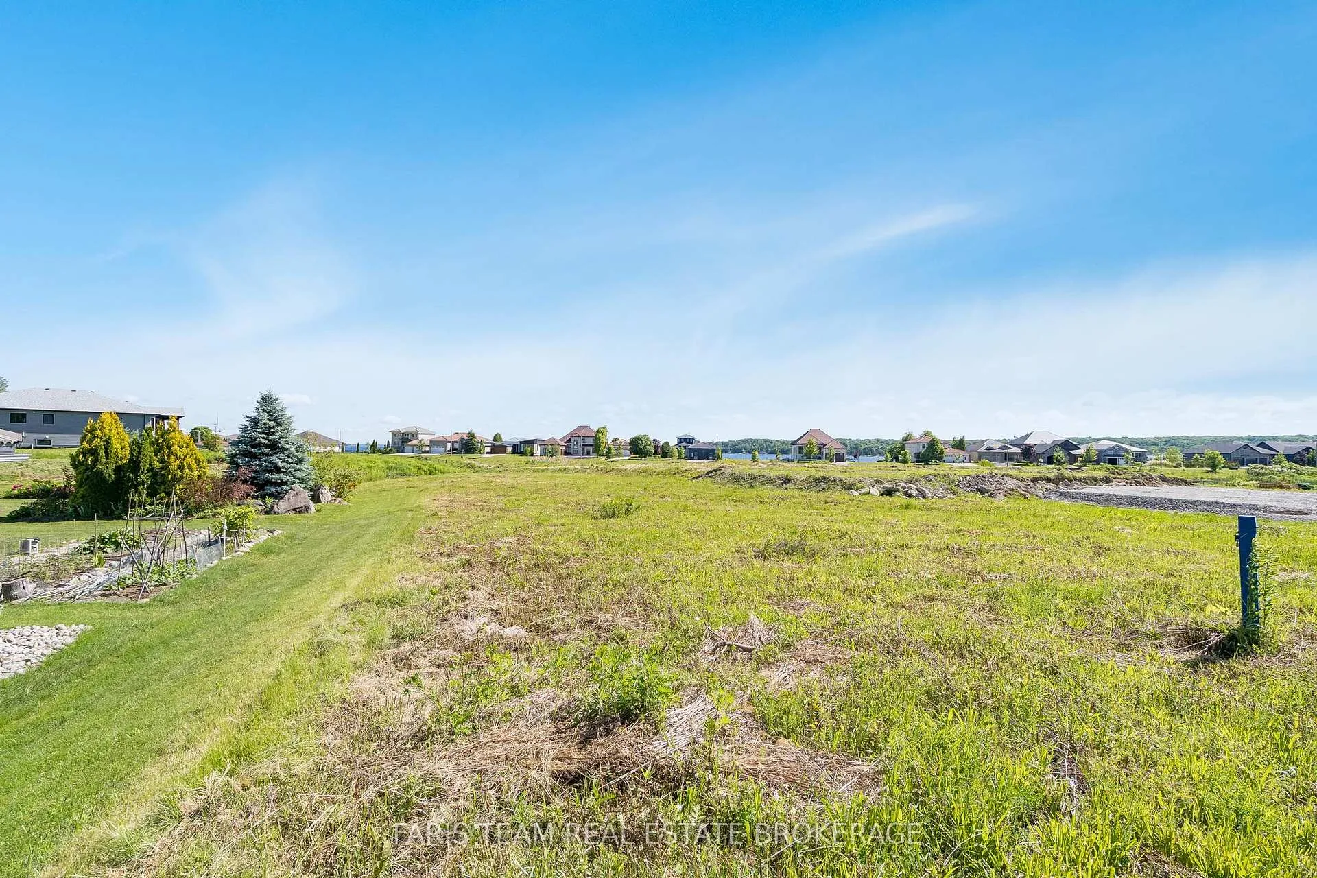 Photo 3 of 589 Taylor Drive, Midland — HOMEH