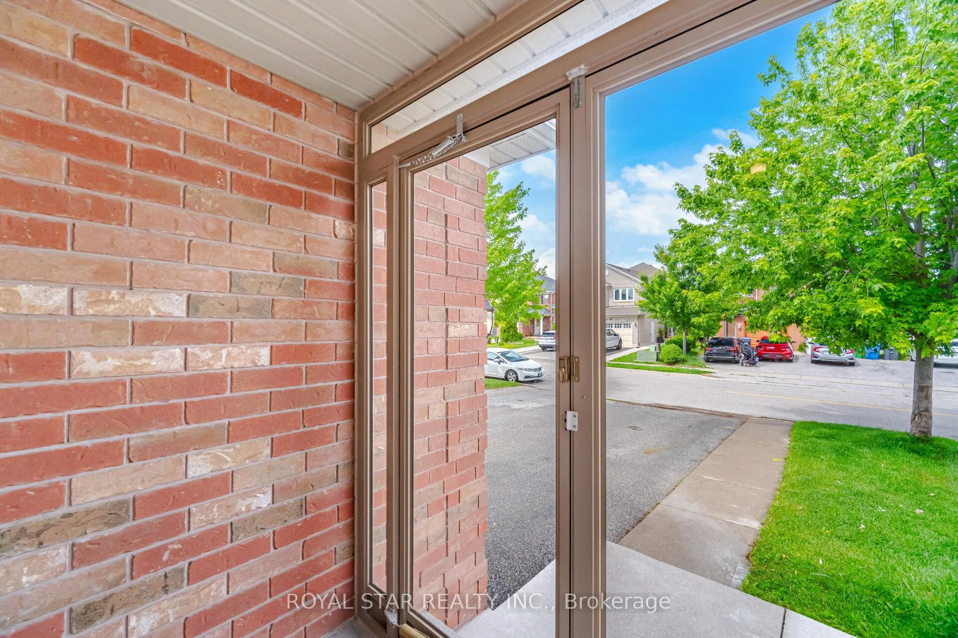 Photo 7 of 46 Dusty Star Road, Brampton, Sandringham-Wellington — HOMEH