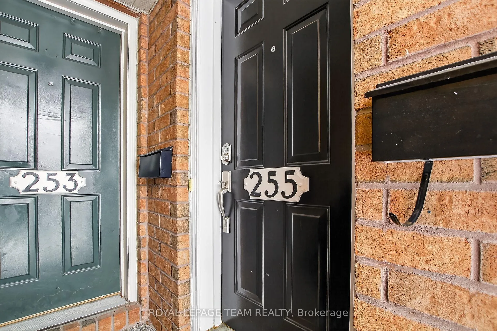 Photo 4 of Unit 1, 255 Deercroft Avenue, Ottawa, Barrhaven - Longfields — HOMEH