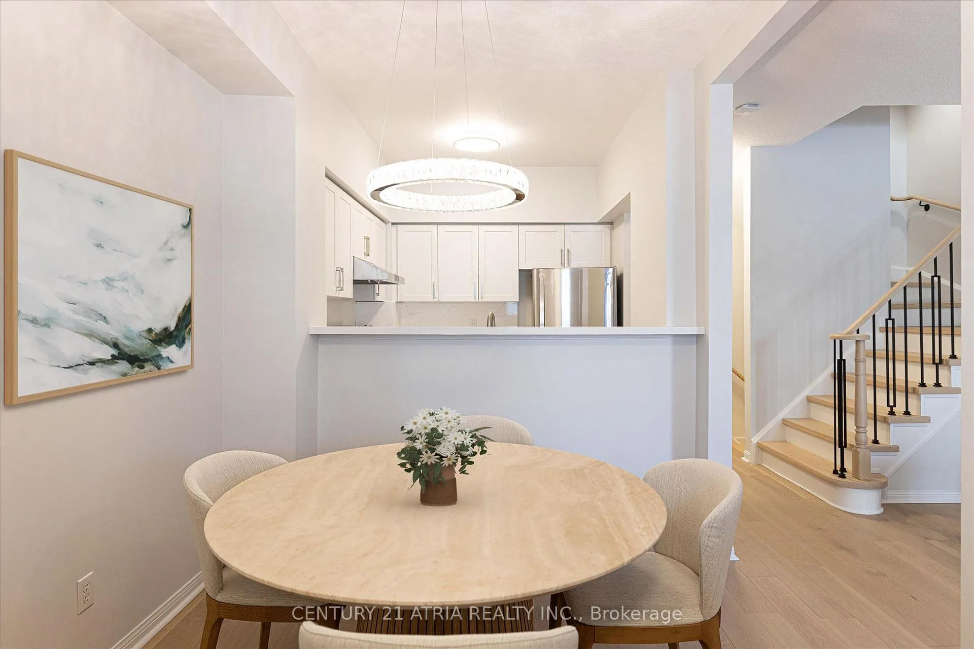 Photo 4 of Unit 9, 4 Alpen Way, Markham, Unionville — HOMEH