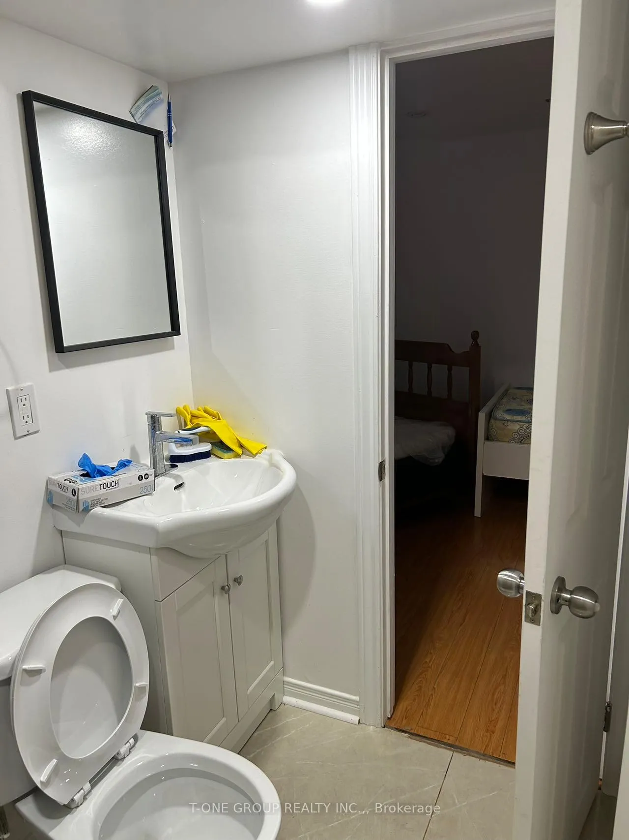 Photo 7 of Unit Bsmt, 291 Highglen Avenue, Markham, Middlefield — HOMEH