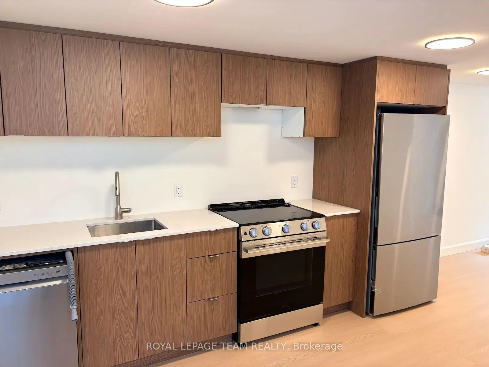 Photo 4 of Unit 1A, 243 Bradford Street, Ottawa, Britannia — HOMEH