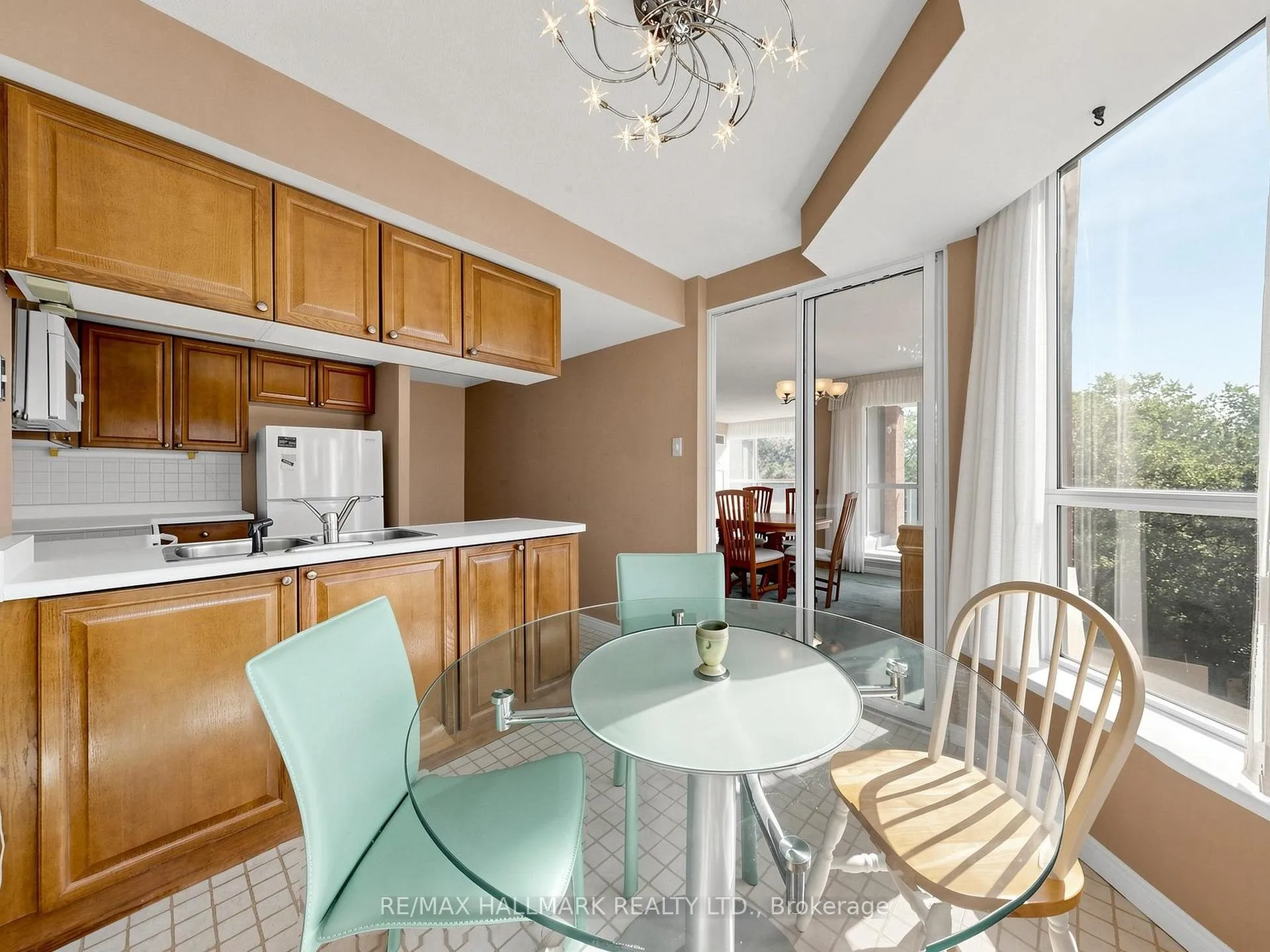 Photo 21 of Unit 302, 14924 Yonge Street, Aurora, Aurora Highlands — HOMEH