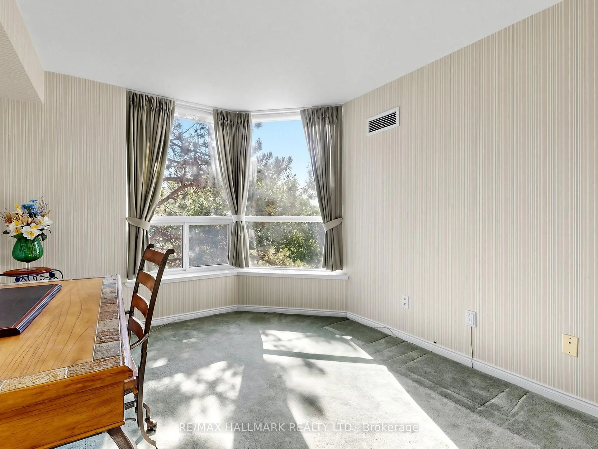 Photo 29 of Unit 302, 14924 Yonge Street, Aurora, Aurora Highlands — HOMEH