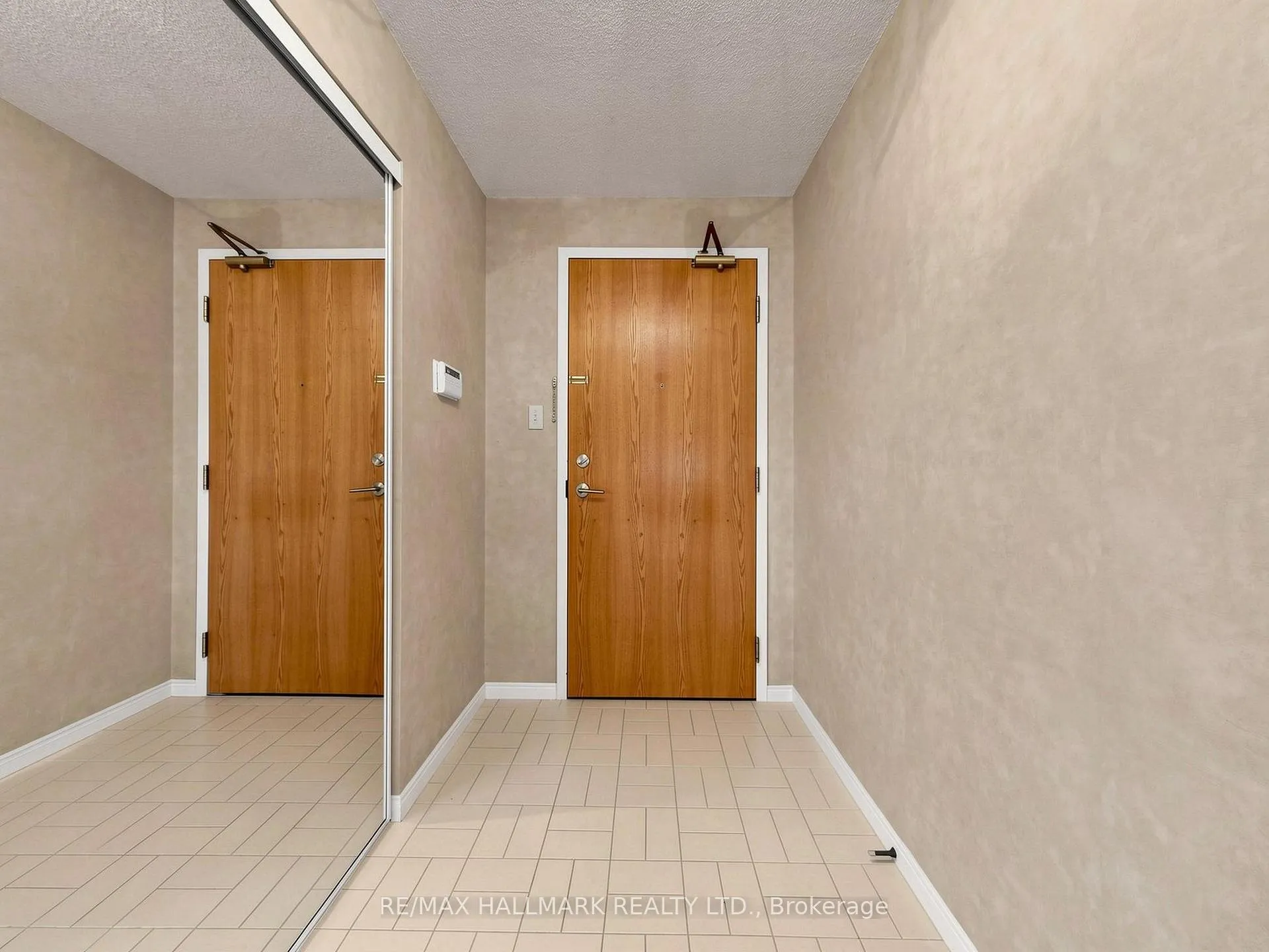 Photo 33 of Unit 302, 14924 Yonge Street, Aurora, Aurora Highlands — HOMEH