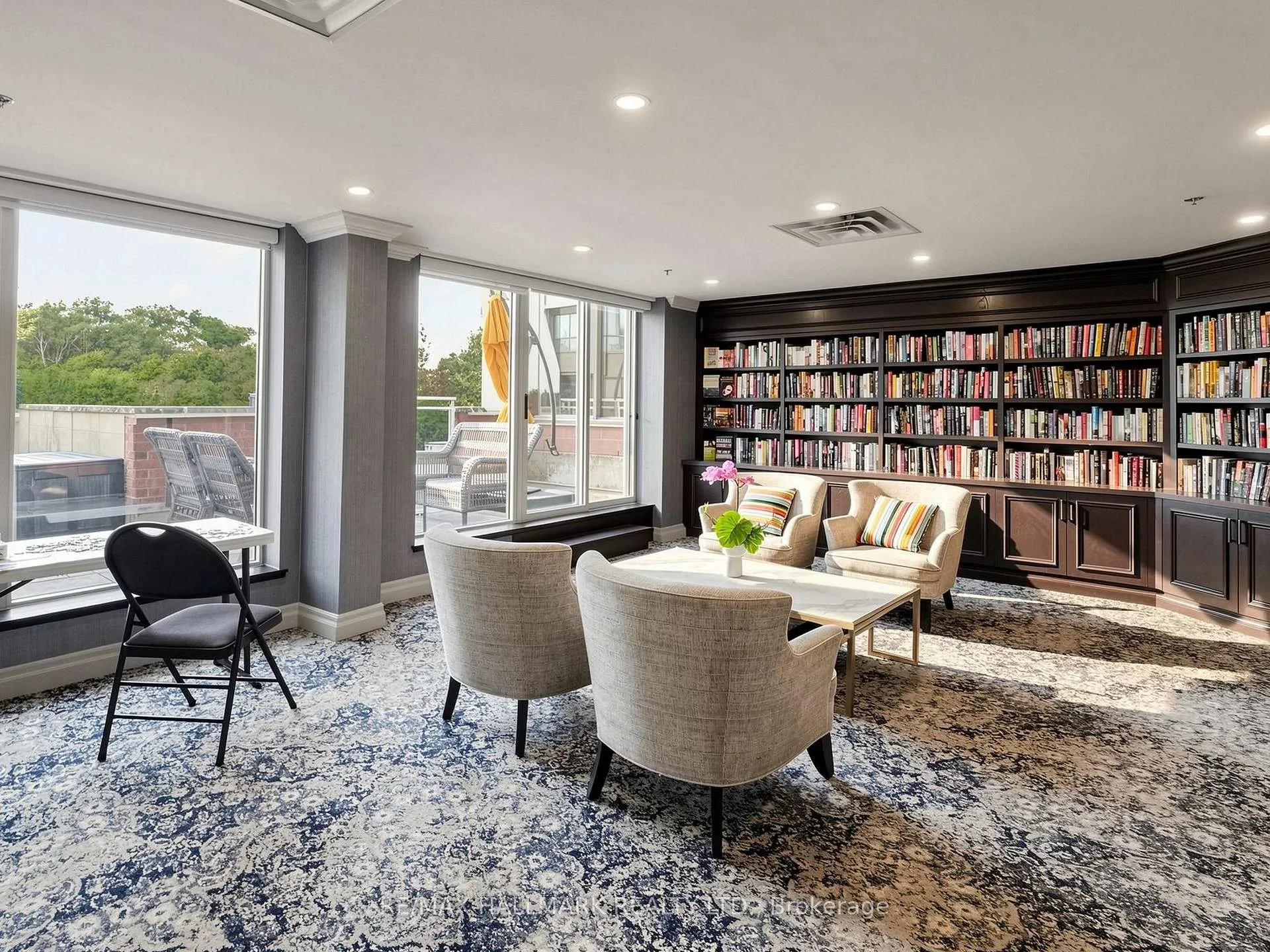 Photo 38 of Unit 302, 14924 Yonge Street, Aurora, Aurora Highlands — HOMEH