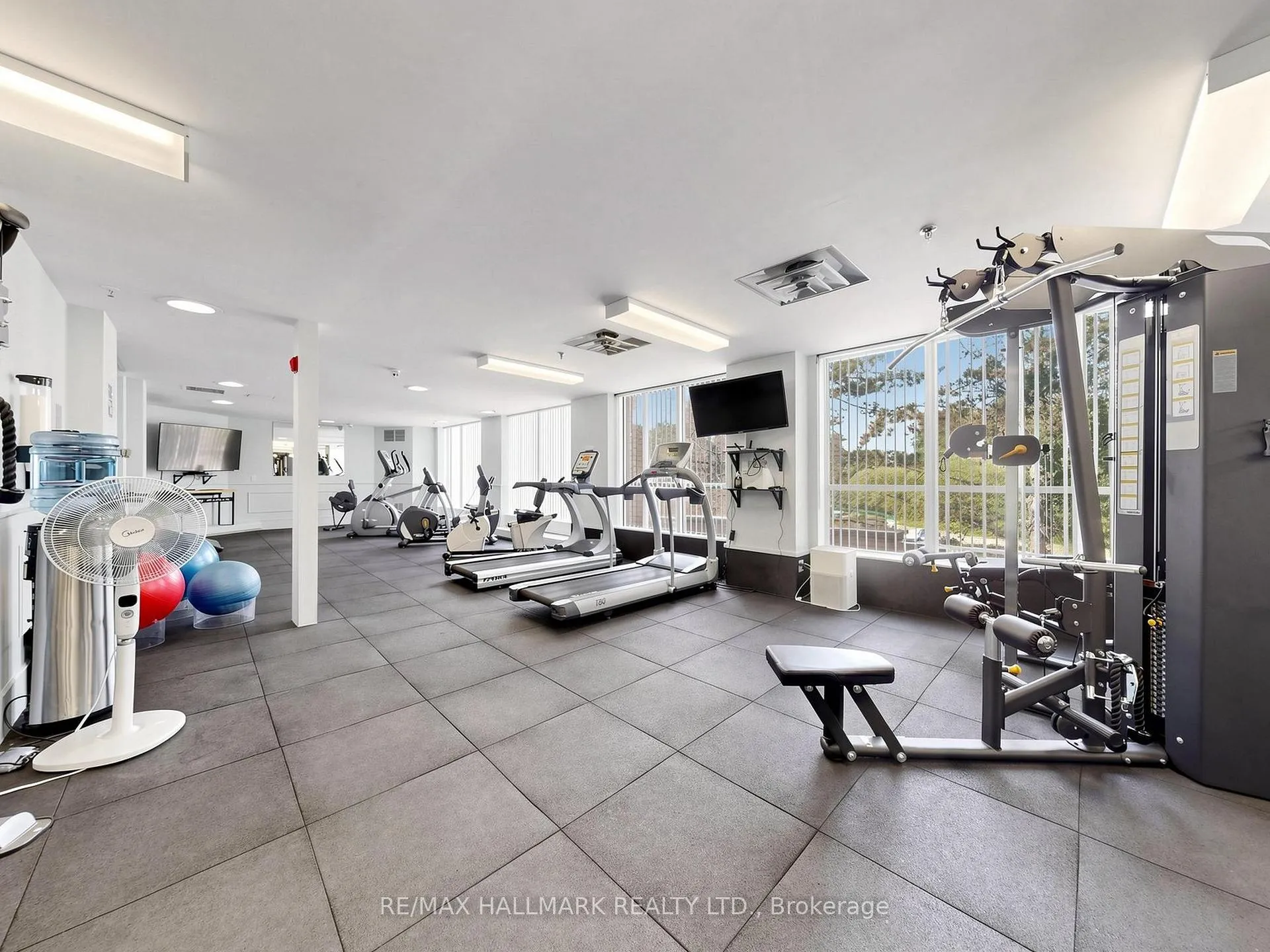 Photo 43 of Unit 302, 14924 Yonge Street, Aurora, Aurora Highlands — HOMEH