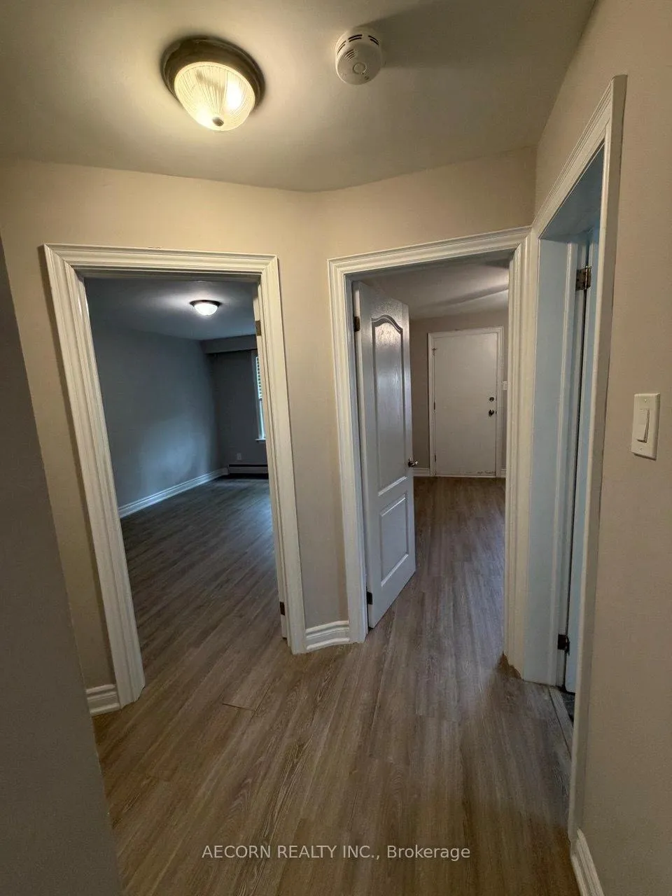 Photo 5 of 43 Morgan Avenue, Etobicoke, Stonegate-Queensway — HOMEH