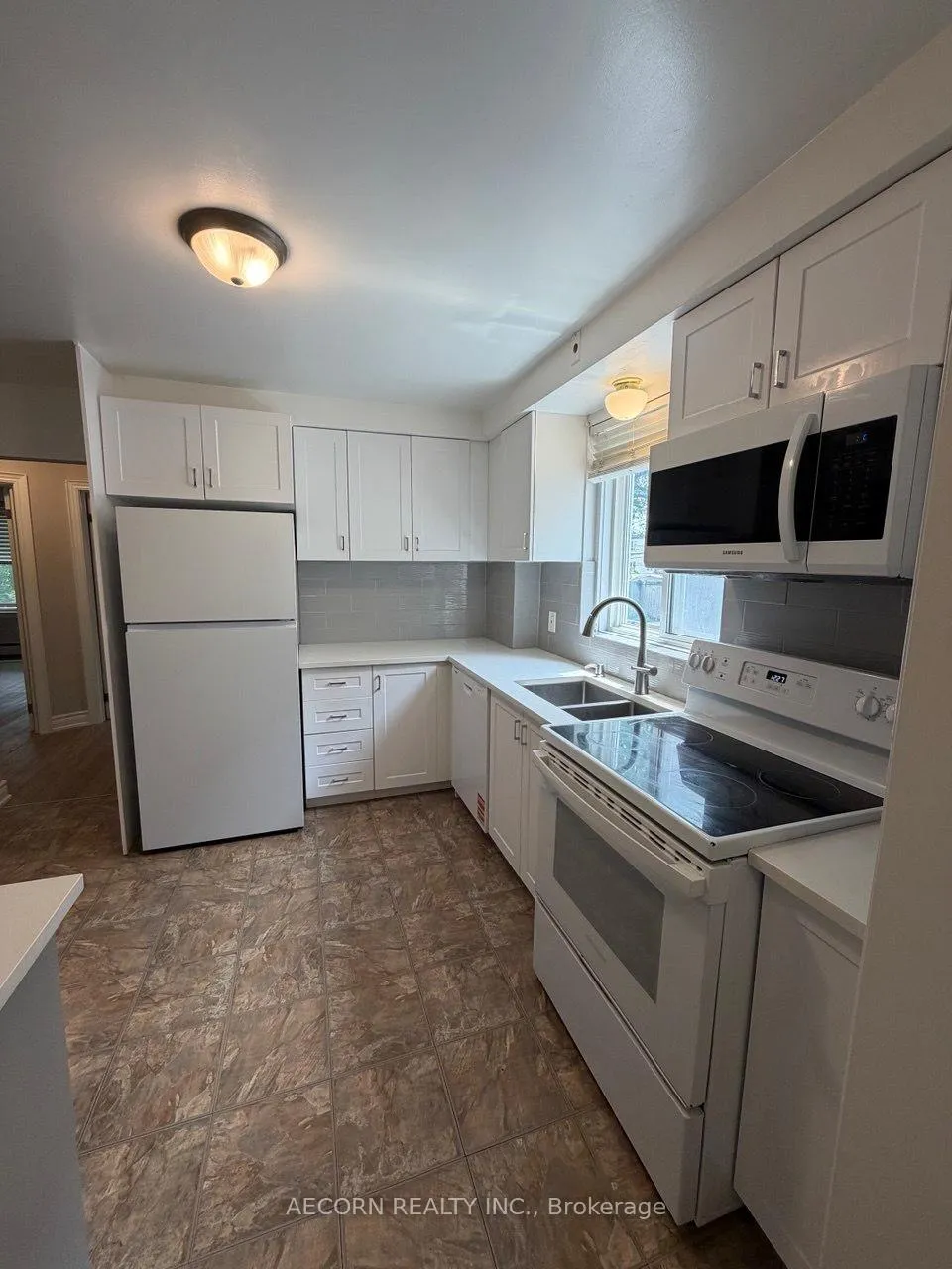 Photo 7 of 43 Morgan Avenue, Etobicoke, Stonegate-Queensway — HOMEH