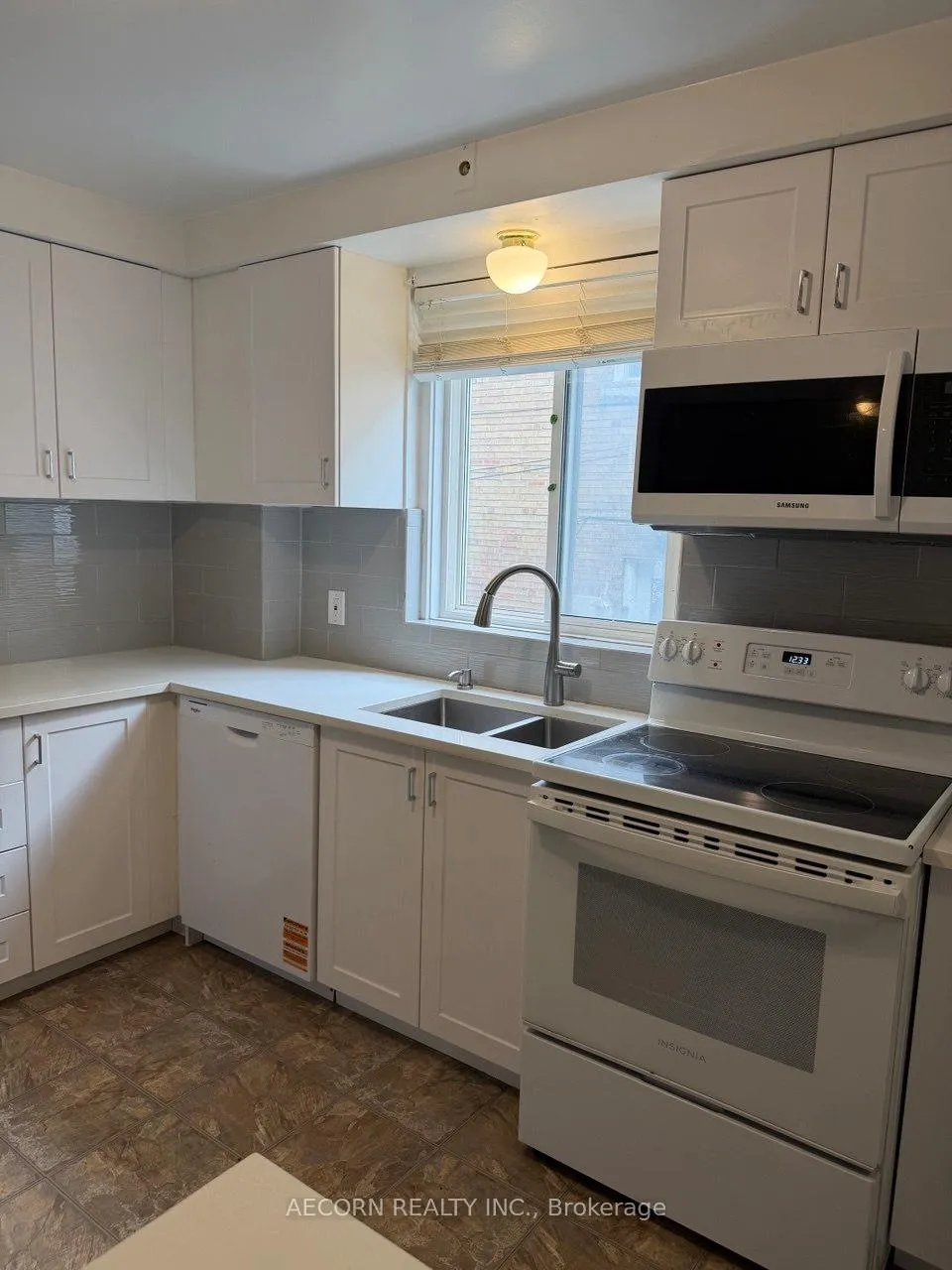 Photo 9 of 43 Morgan Avenue, Etobicoke, Stonegate-Queensway — HOMEH
