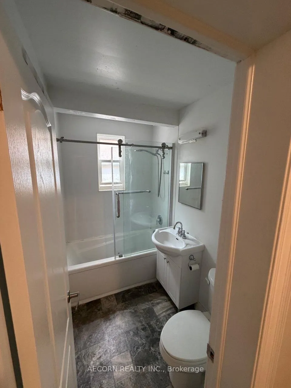 Photo 11 of 43 Morgan Avenue, Etobicoke, Stonegate-Queensway — HOMEH