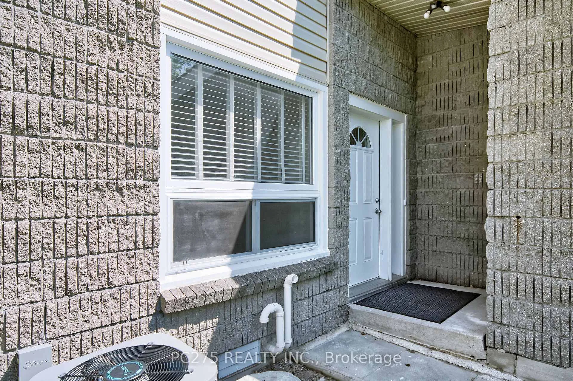 Photo 3 of Unit 5, 1460 Limberlost Road, London, North I — HOMEH