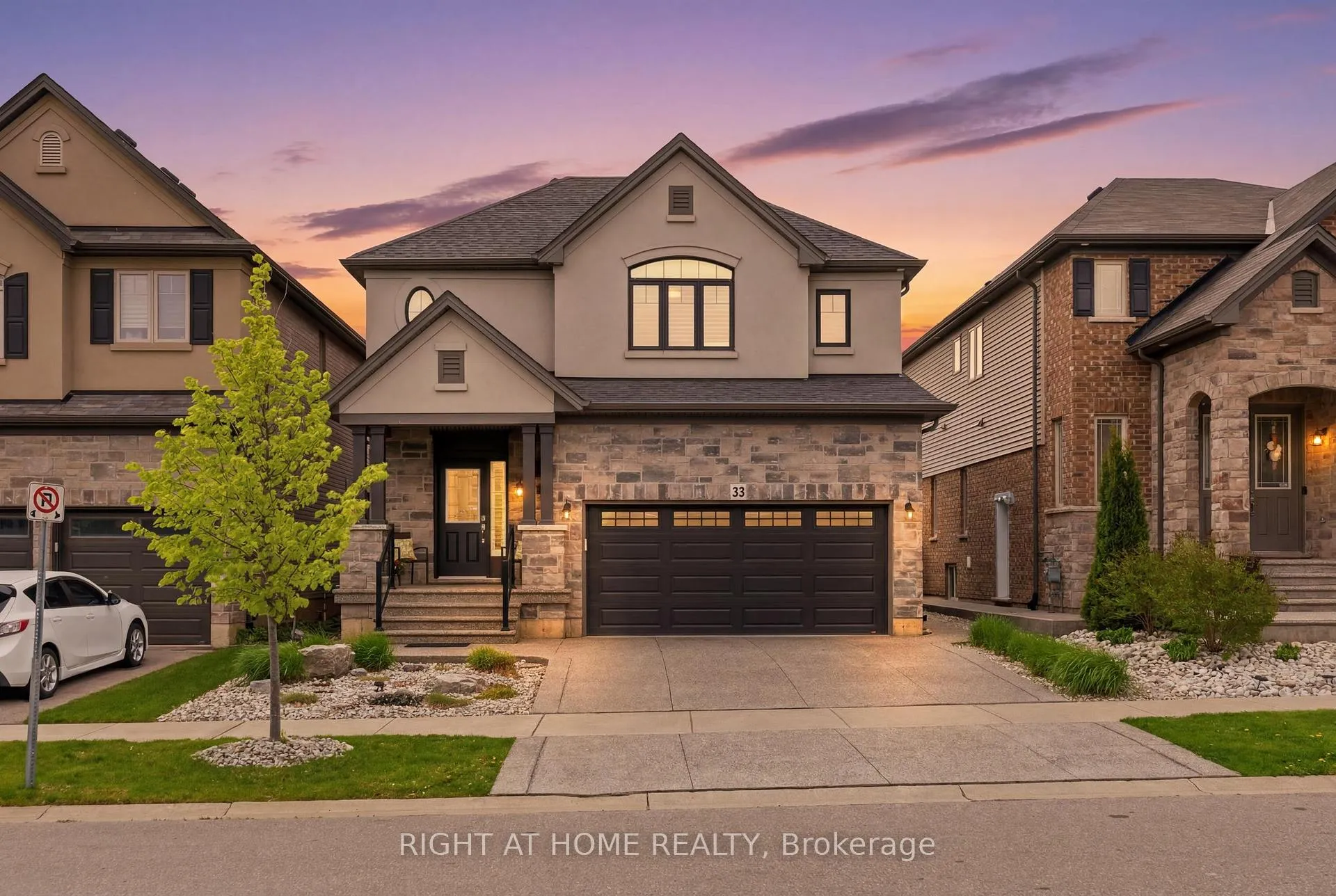 Photo 1 of 33 Vic Chambers Place, Brant, Paris — HOMEH