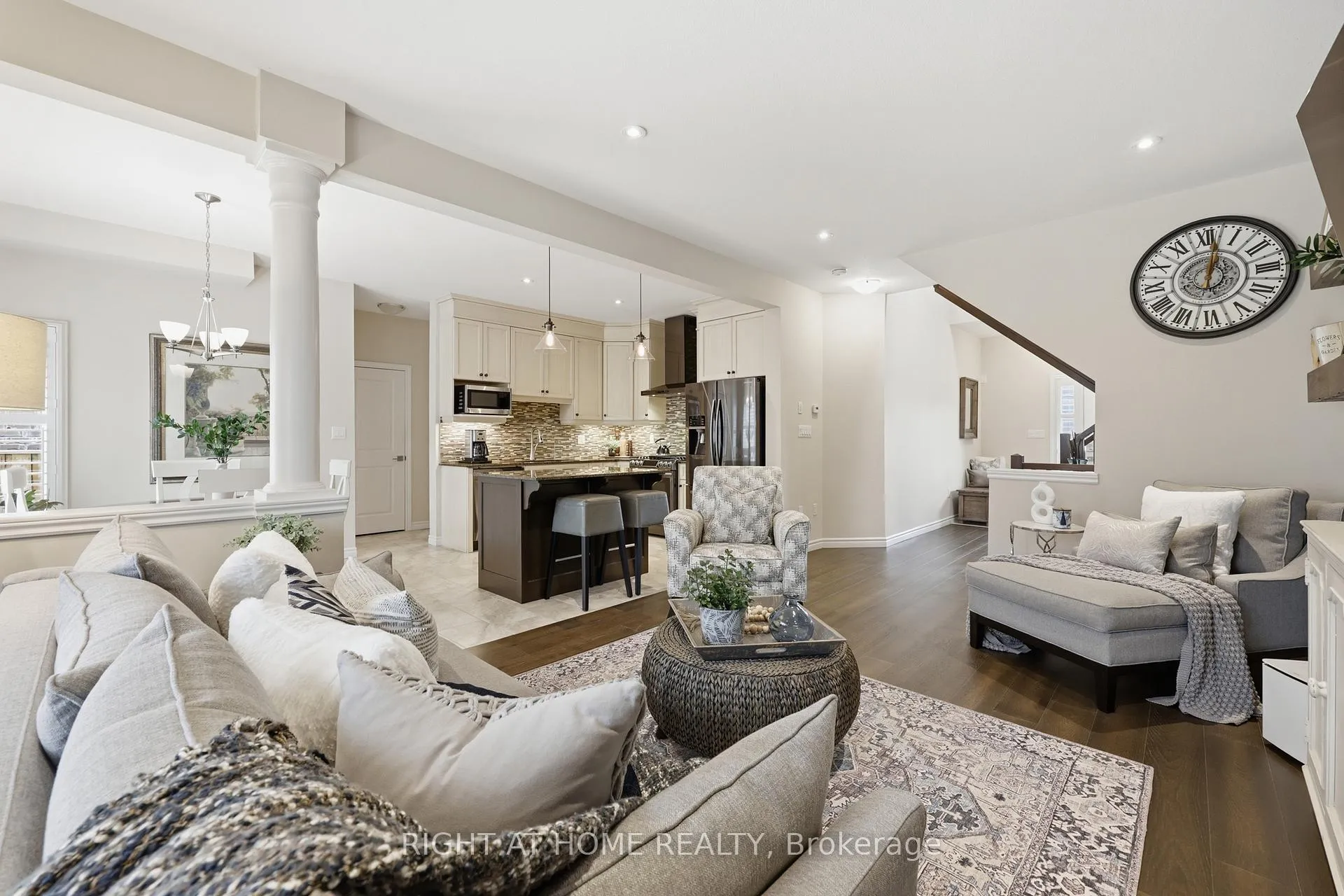 Photo 7 of 33 Vic Chambers Place, Brant, Paris — HOMEH
