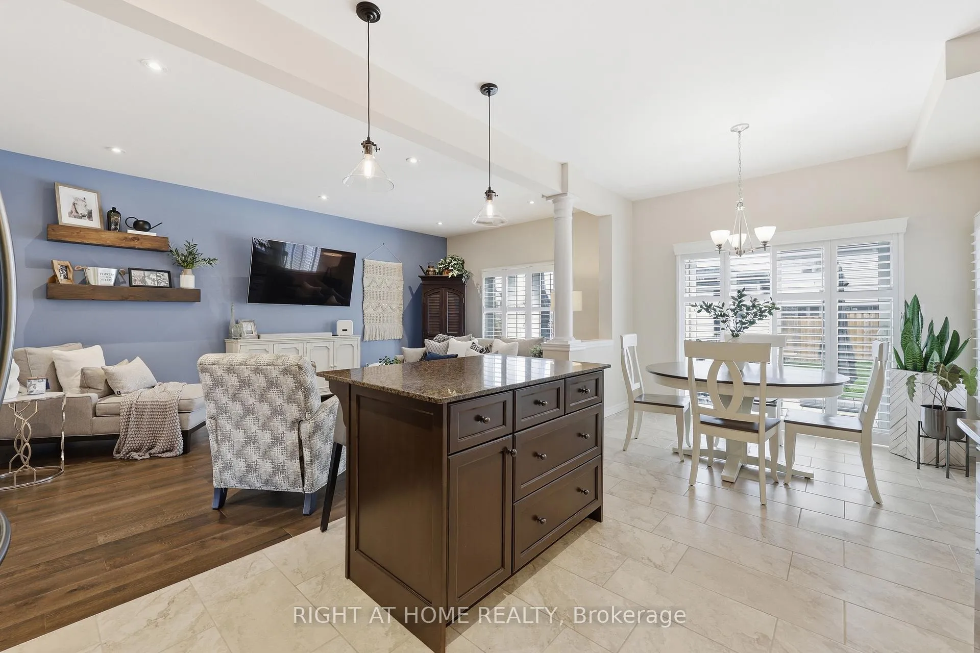 Photo 13 of 33 Vic Chambers Place, Brant, Paris — HOMEH