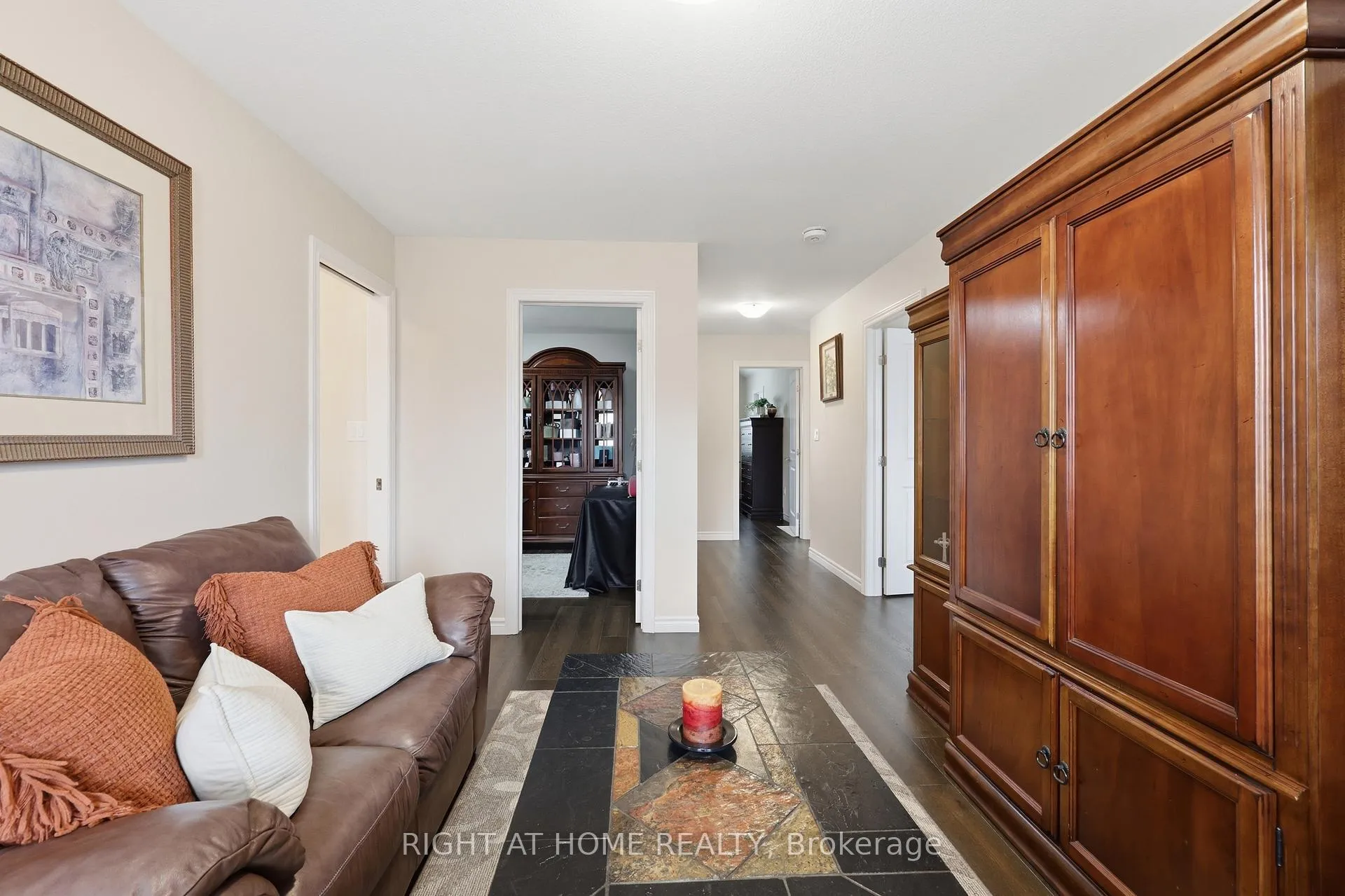 Photo 21 of 33 Vic Chambers Place, Brant, Paris — HOMEH