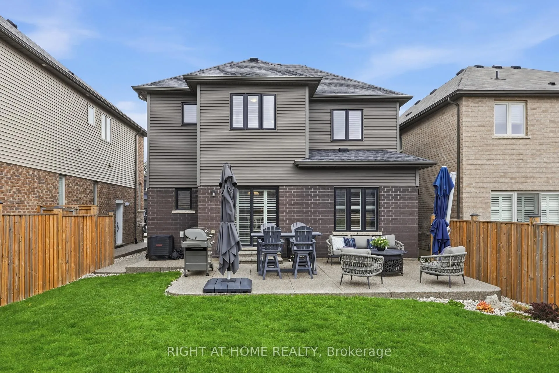 Photo 27 of 33 Vic Chambers Place, Brant, Paris — HOMEH