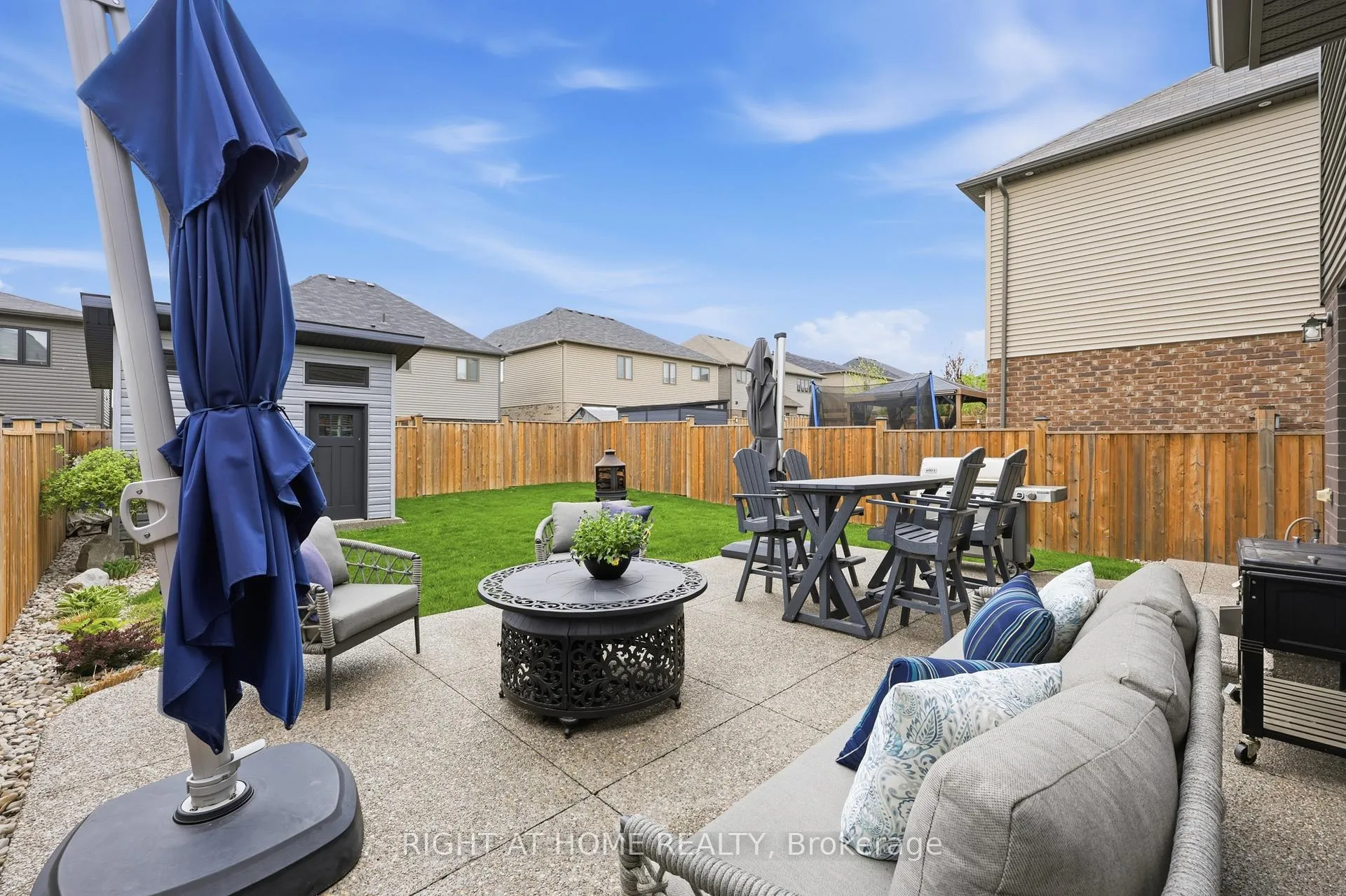Photo 30 of 33 Vic Chambers Place, Brant, Paris — HOMEH