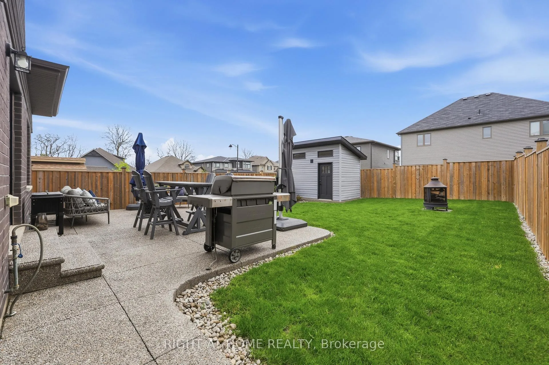 Photo 32 of 33 Vic Chambers Place, Brant, Paris — HOMEH