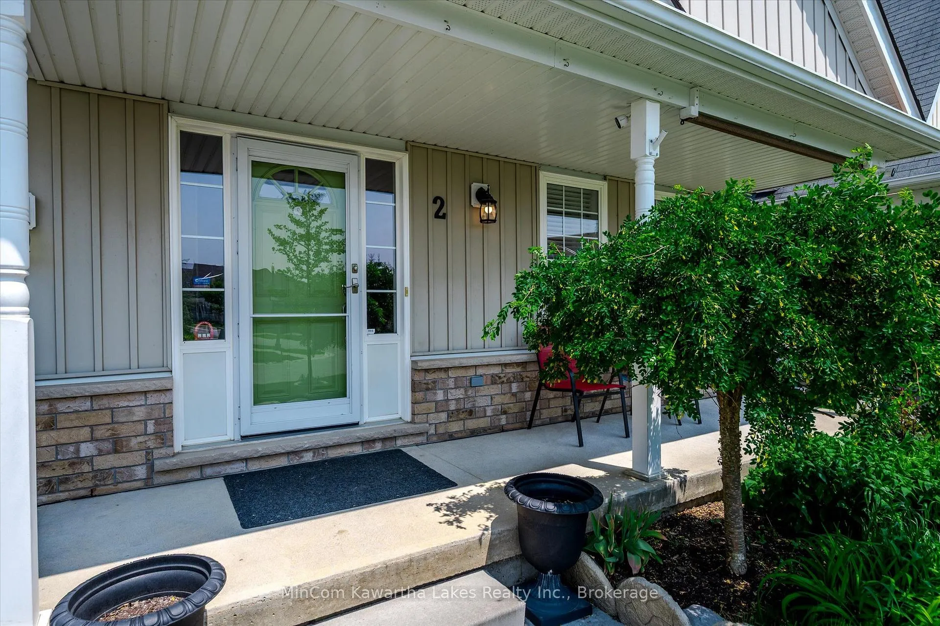 Photo 4 of 2 Peace Crescent, Peterborough, Northcrest Ward 5 — HOMEH