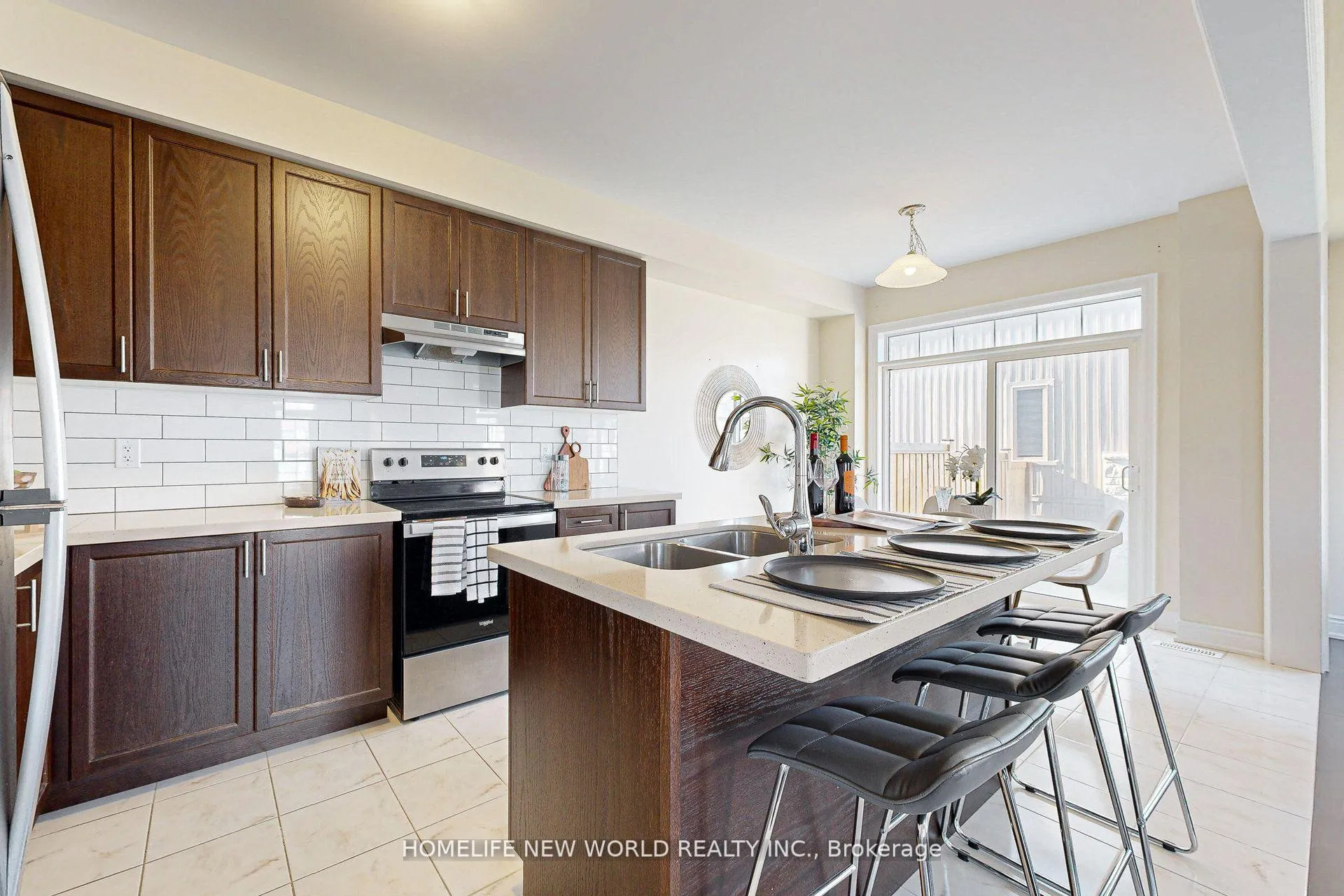 Photo 6 of 28 Horizon Avenue, Cavan Monaghan, Cavan Twp — HOMEH