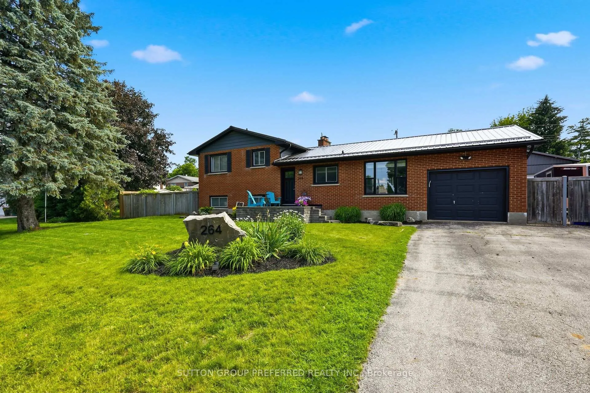 Photo 2 of 264 Chittick Crescent, Thames Centre, Dorchester — HOMEH