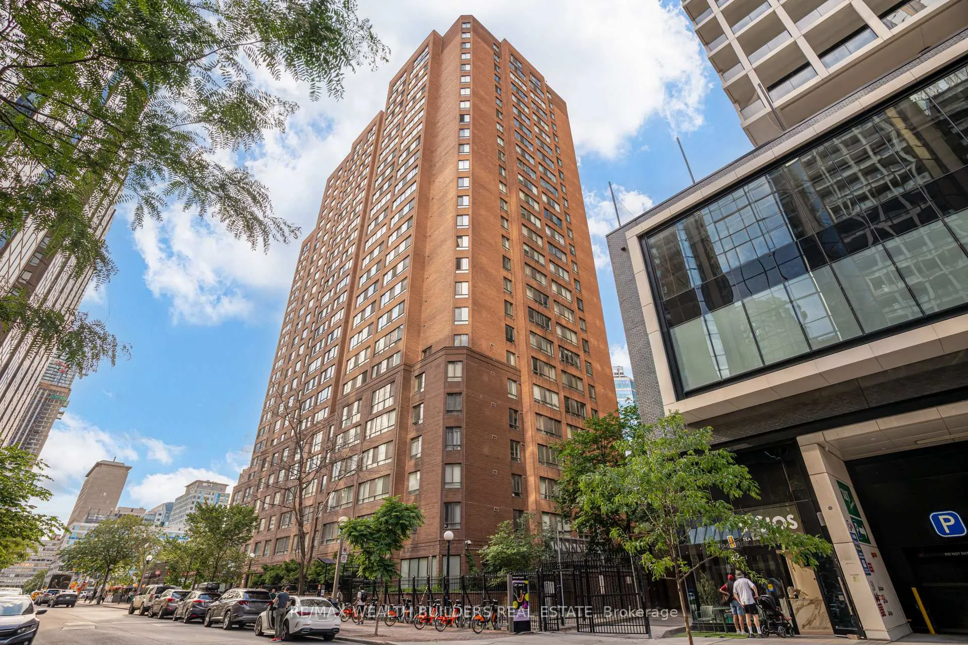 Photo 1 of Unit 803, 633 Bay Street, Toronto, Bay Street Corridor — HOMEH