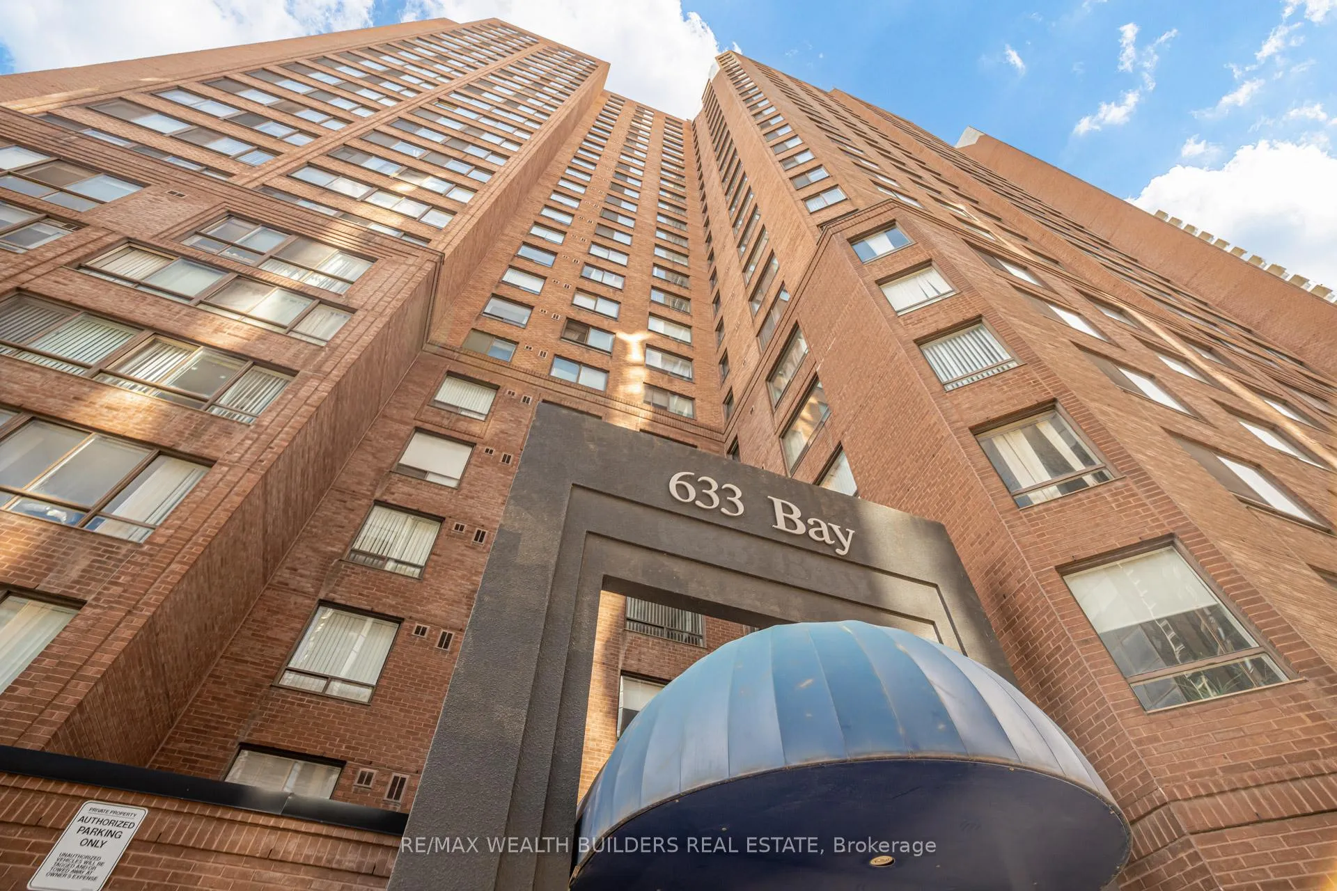 Photo 7 of Unit 803, 633 Bay Street, Toronto, Bay Street Corridor — HOMEH