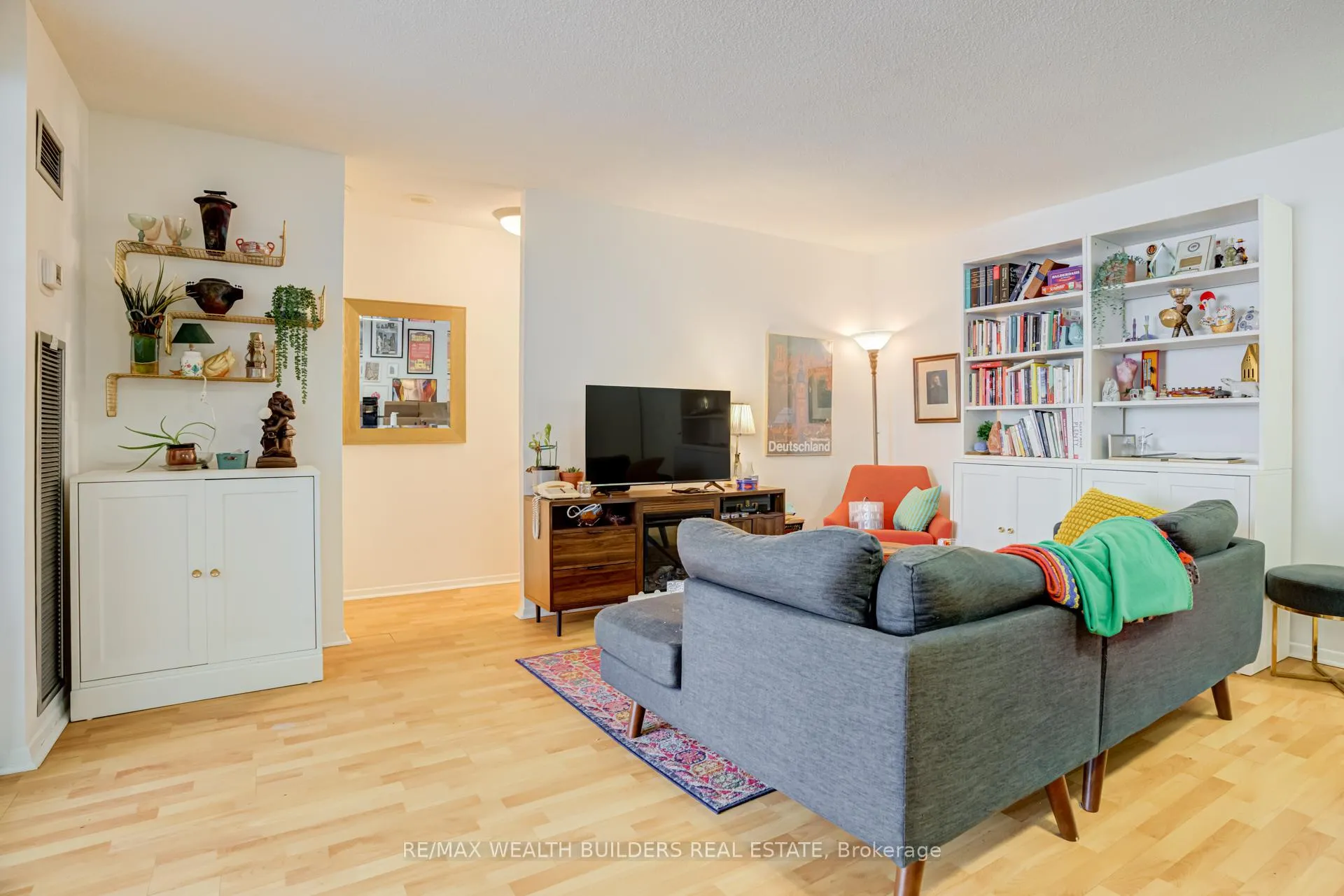 Photo 15 of Unit 803, 633 Bay Street, Toronto, Bay Street Corridor — HOMEH