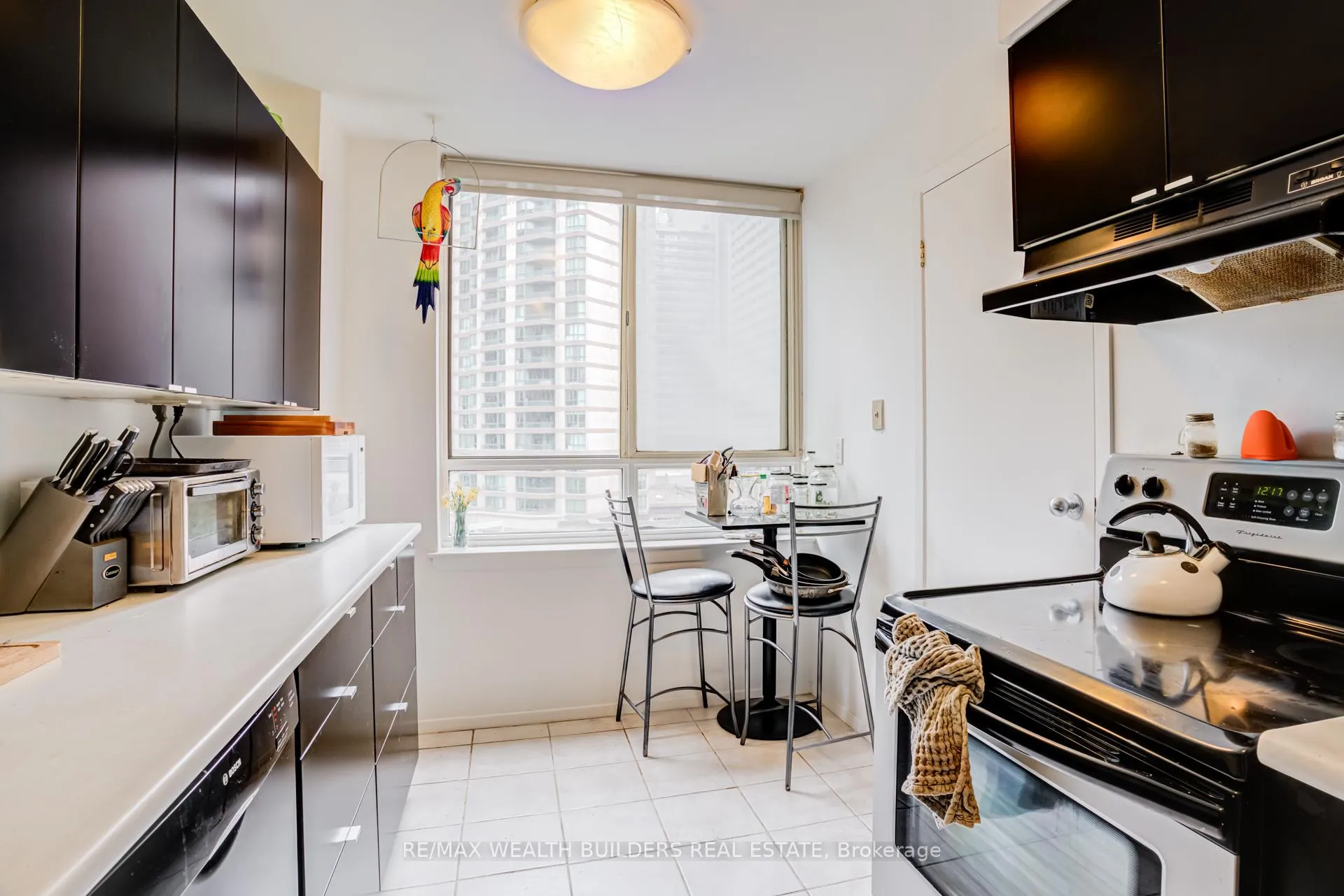Photo 21 of Unit 803, 633 Bay Street, Toronto, Bay Street Corridor — HOMEH