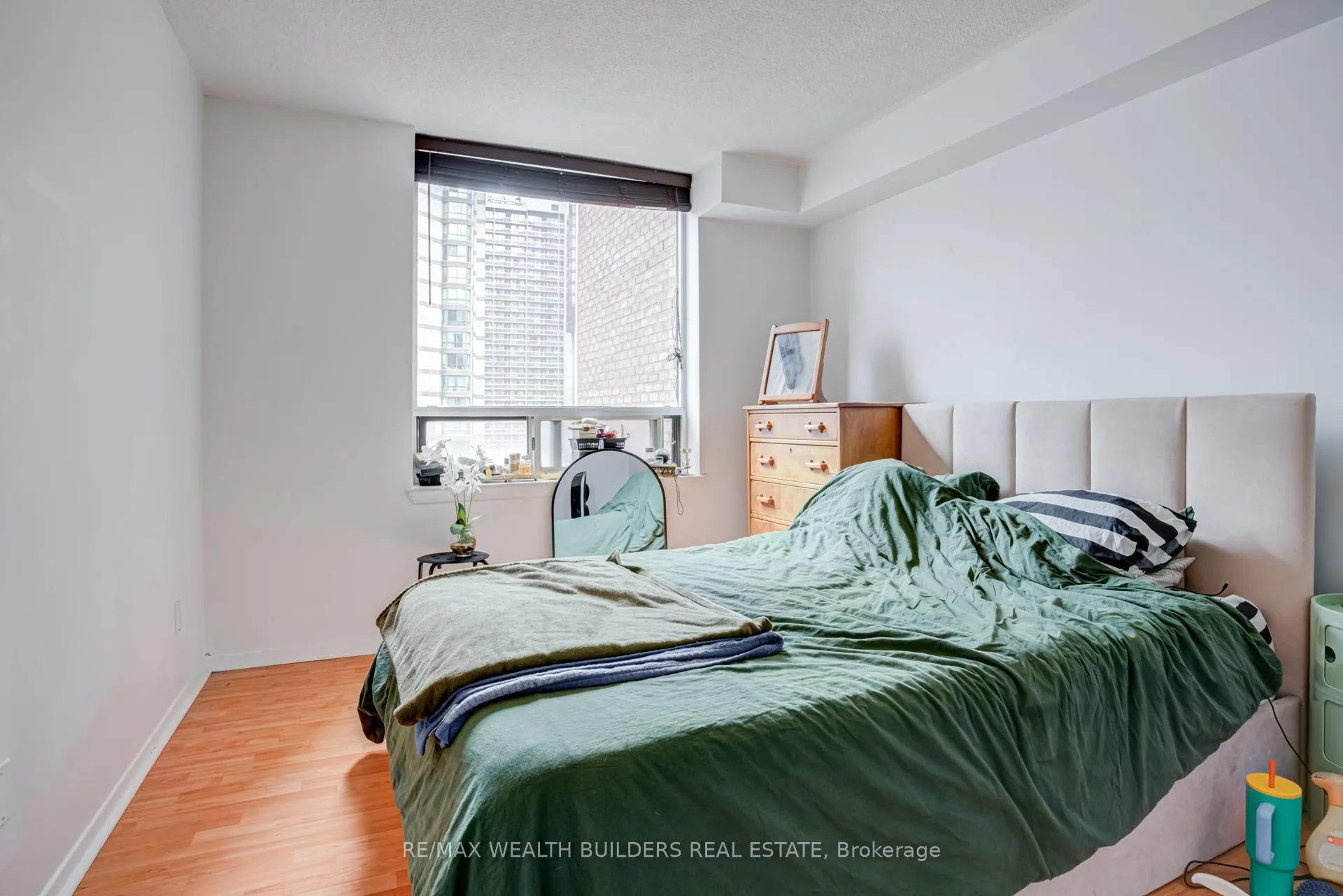Photo 26 of Unit 803, 633 Bay Street, Toronto, Bay Street Corridor — HOMEH