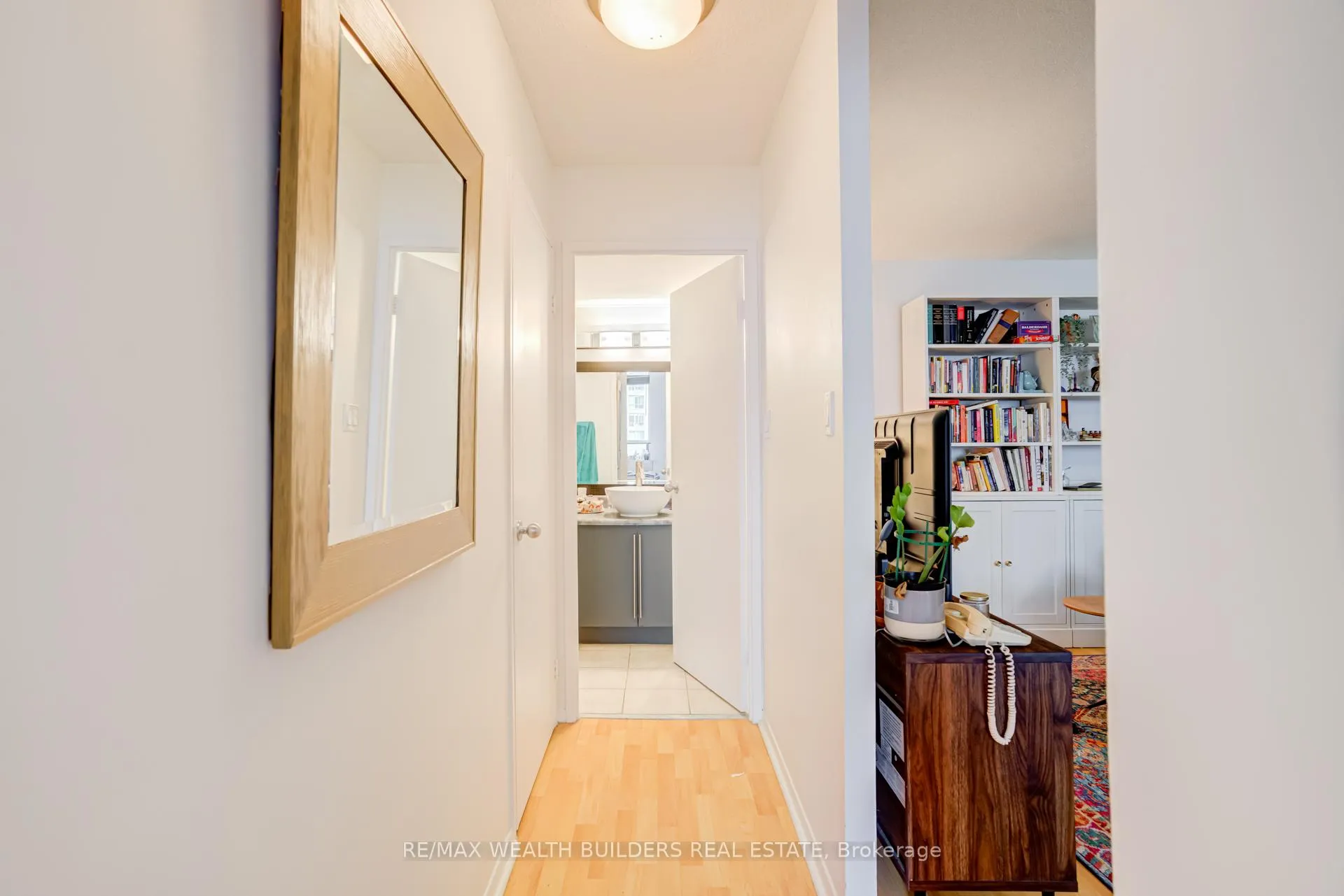 Photo 29 of Unit 803, 633 Bay Street, Toronto, Bay Street Corridor — HOMEH