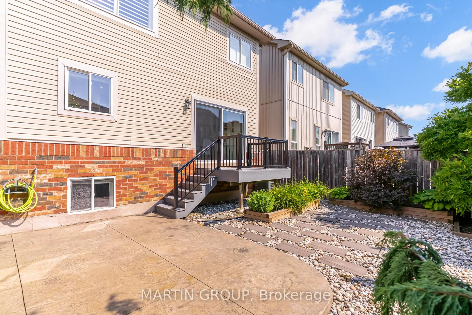 Photo 43 of 59 Fiddlehead Crescent, Hamilton, Waterdown — HOMEH