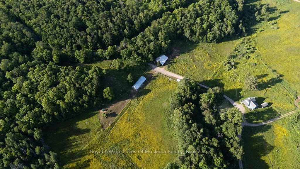 Photo 4 of 2245 Ahmic Lake Road, Magnetawan — HOMEH