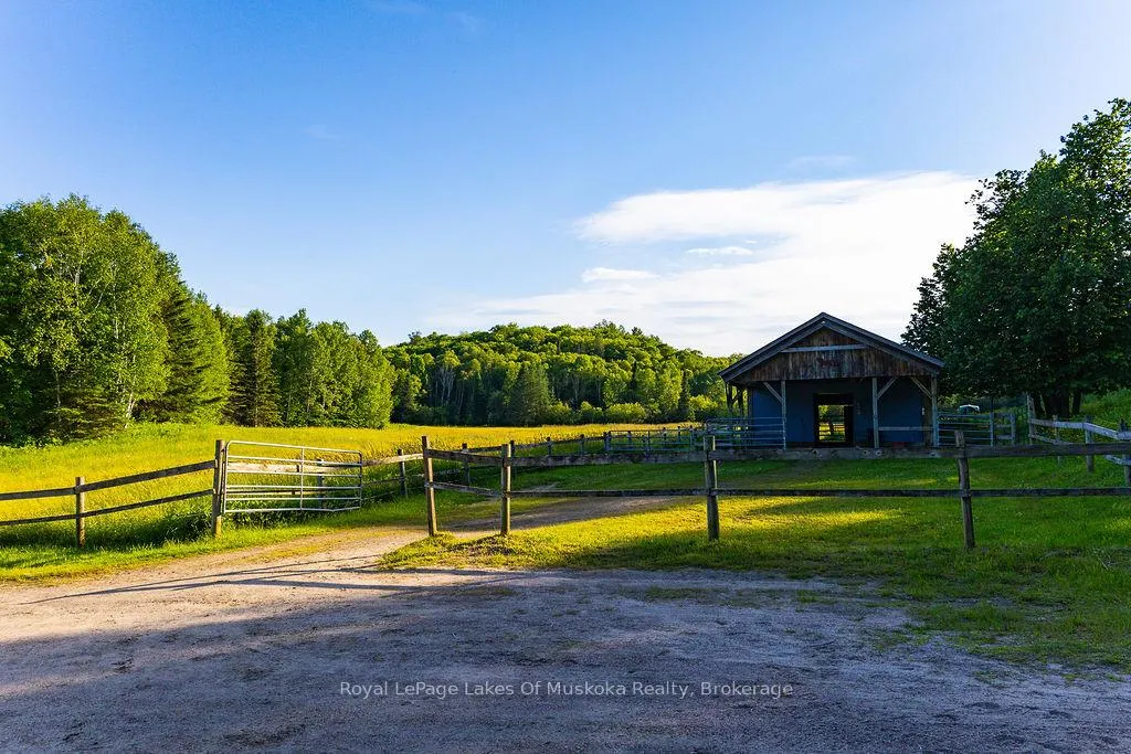Photo 31 of 2245 Ahmic Lake Road, Magnetawan — HOMEH
