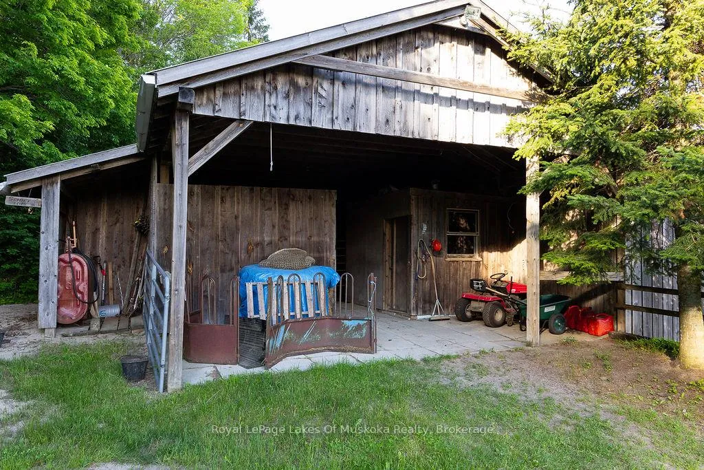 Photo 38 of 2245 Ahmic Lake Road, Magnetawan — HOMEH