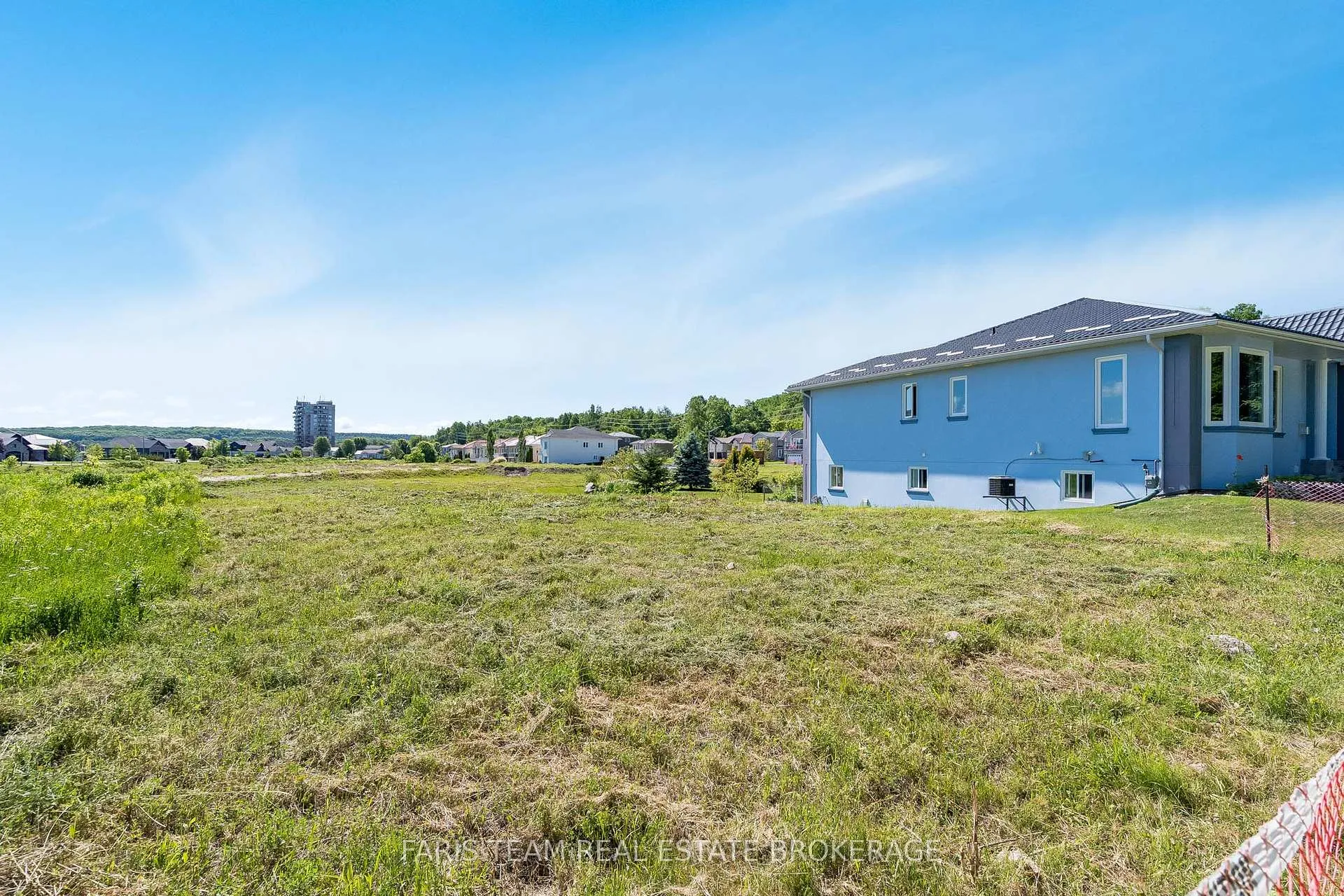 Photo 4 of 565 Taylor Drive, Midland — HOMEH