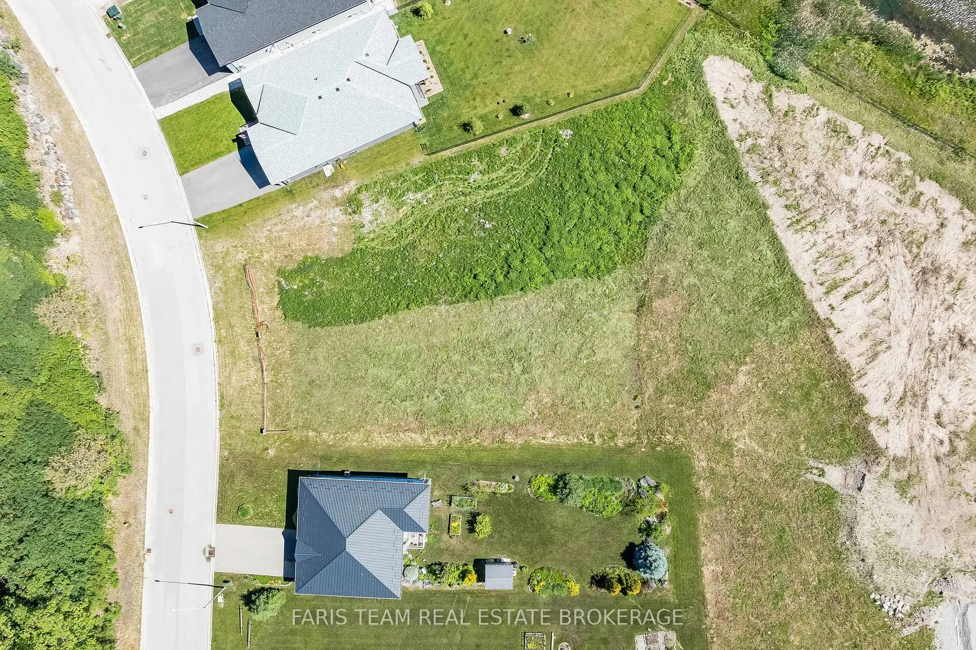 Photo 7 of 565 Taylor Drive, Midland — HOMEH