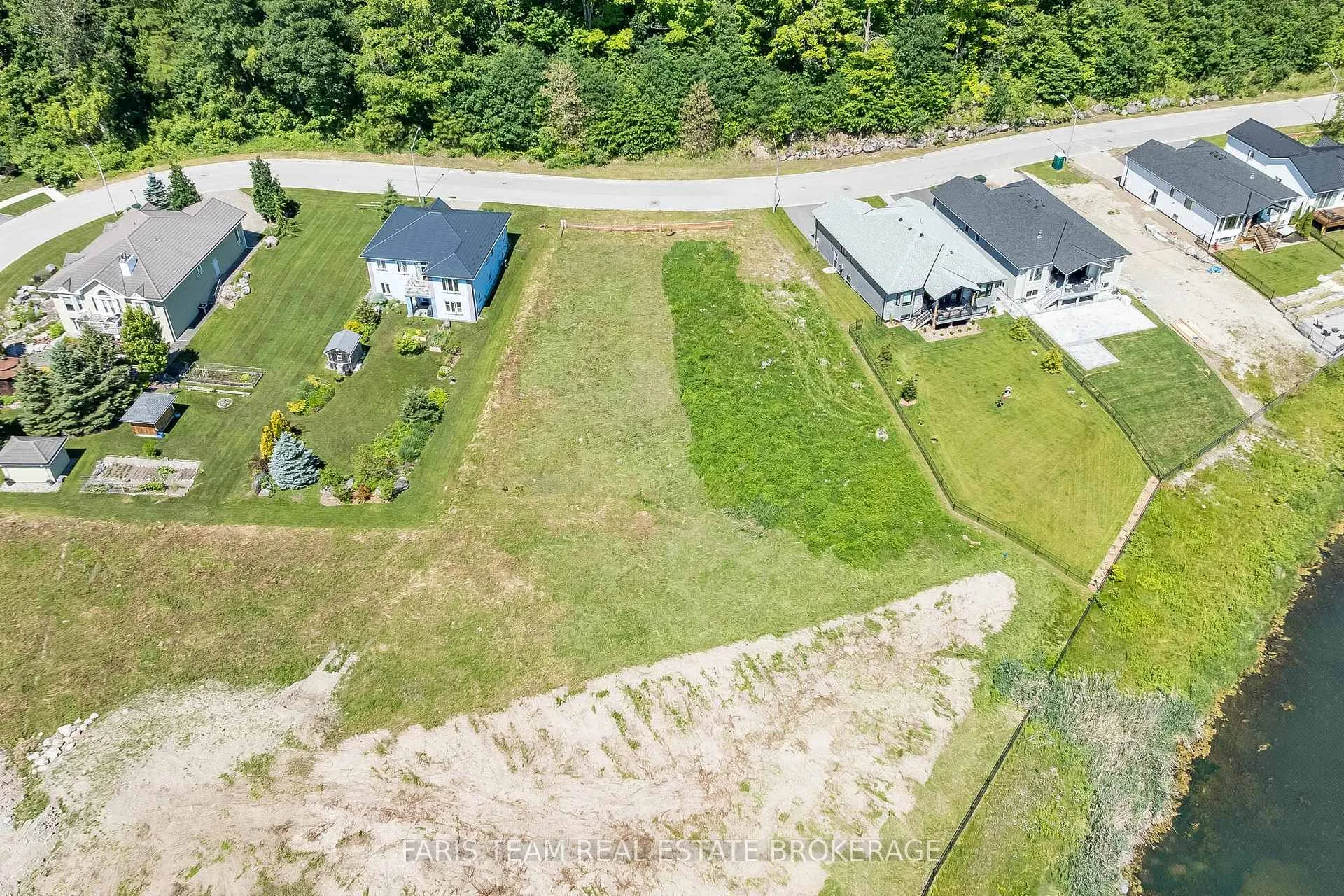 Photo 8 of 565 Taylor Drive, Midland — HOMEH