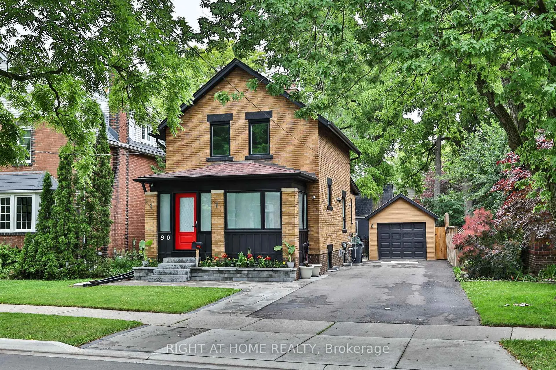 Photo 2 of 90 Mill Street S, Brampton, Downtown Brampton — HOMEH