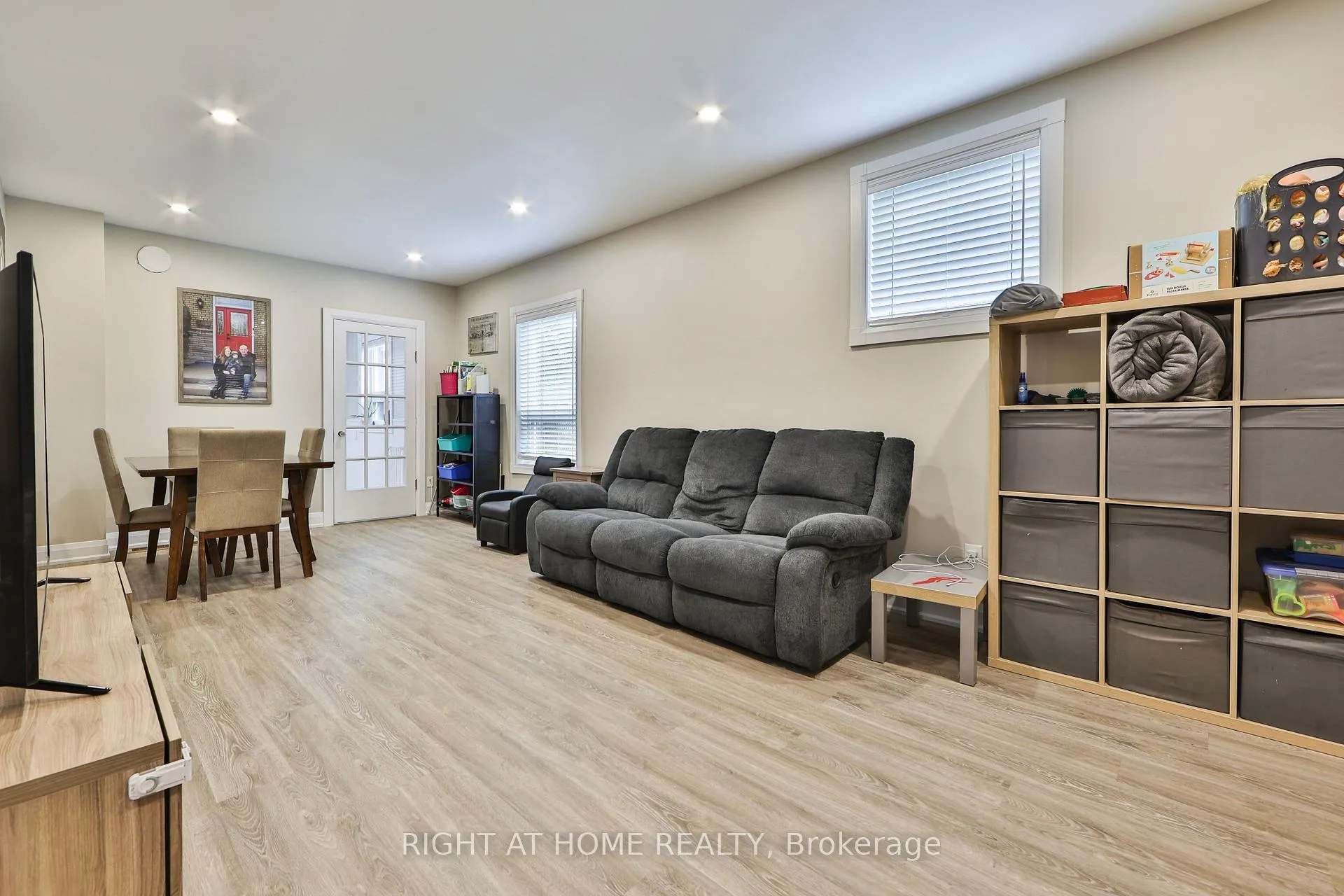 Photo 9 of 90 Mill Street S, Brampton, Downtown Brampton — HOMEH