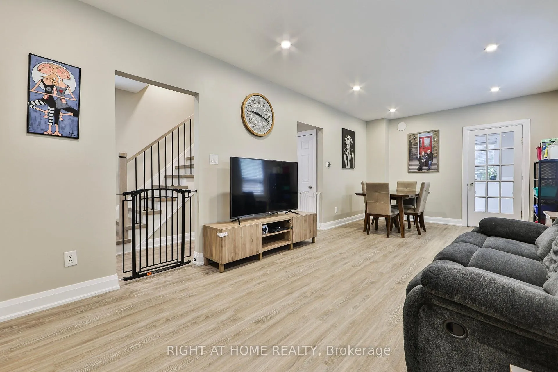 Photo 10 of 90 Mill Street S, Brampton, Downtown Brampton — HOMEH