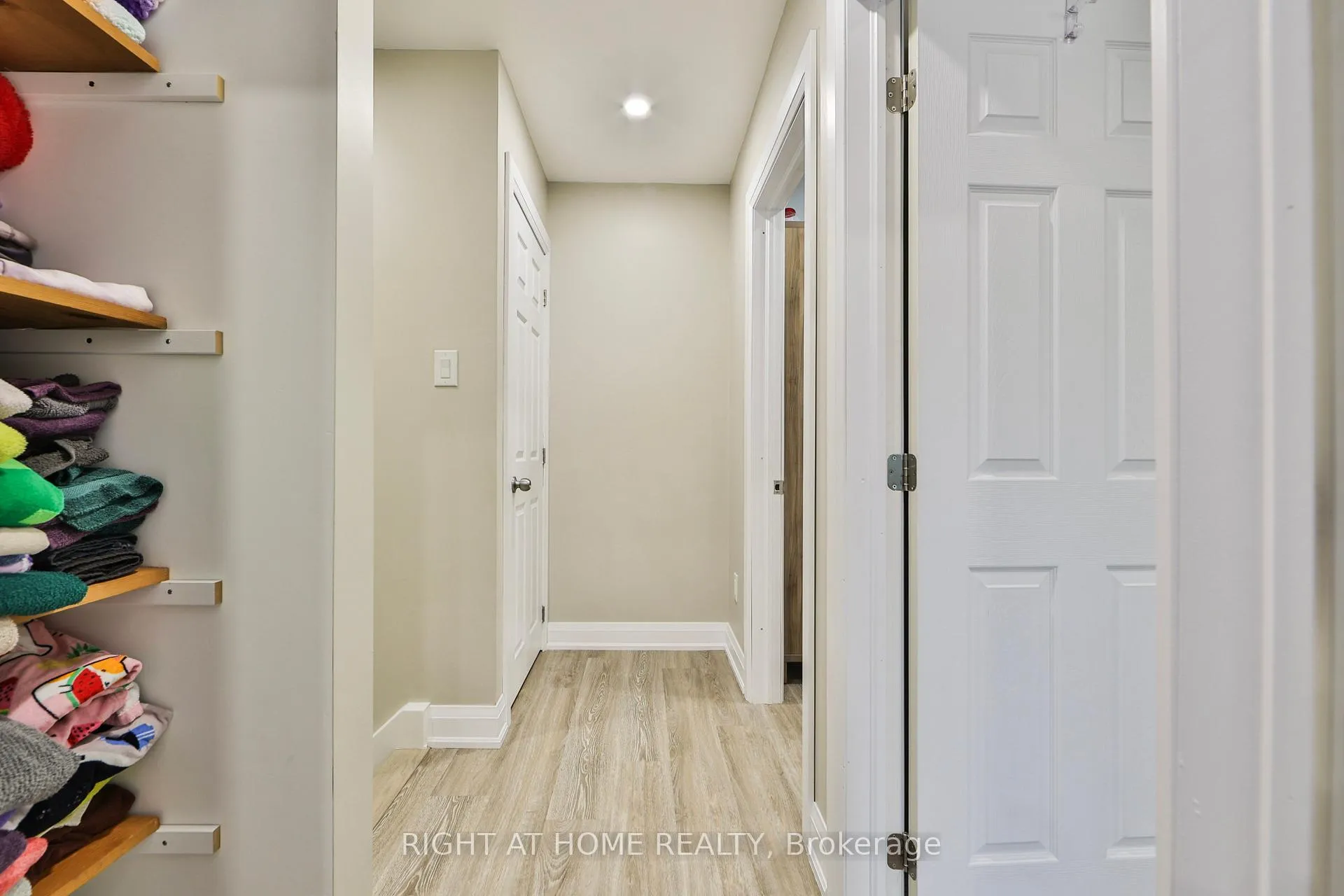 Photo 24 of 90 Mill Street S, Brampton, Downtown Brampton — HOMEH