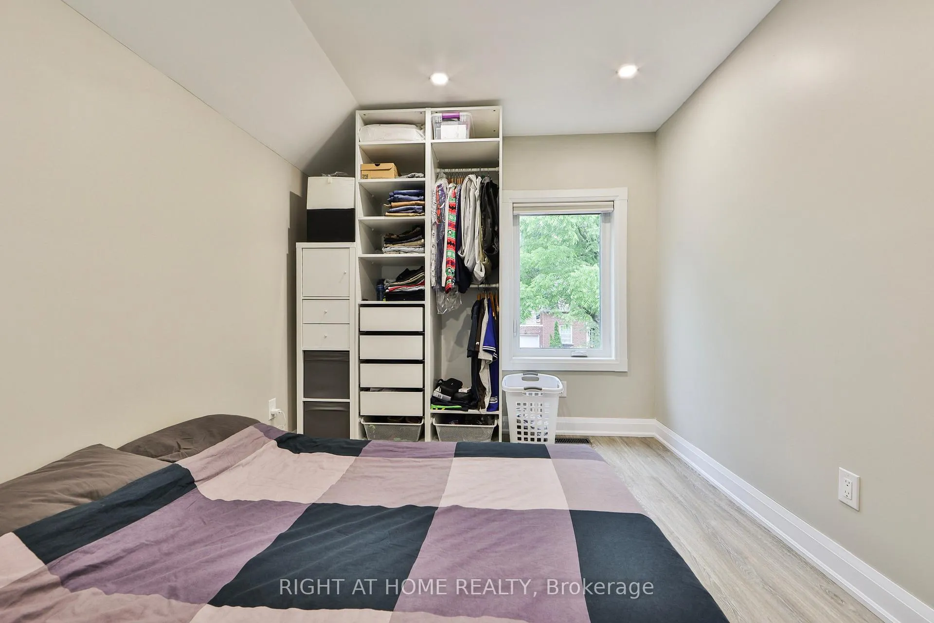 Photo 26 of 90 Mill Street S, Brampton, Downtown Brampton — HOMEH