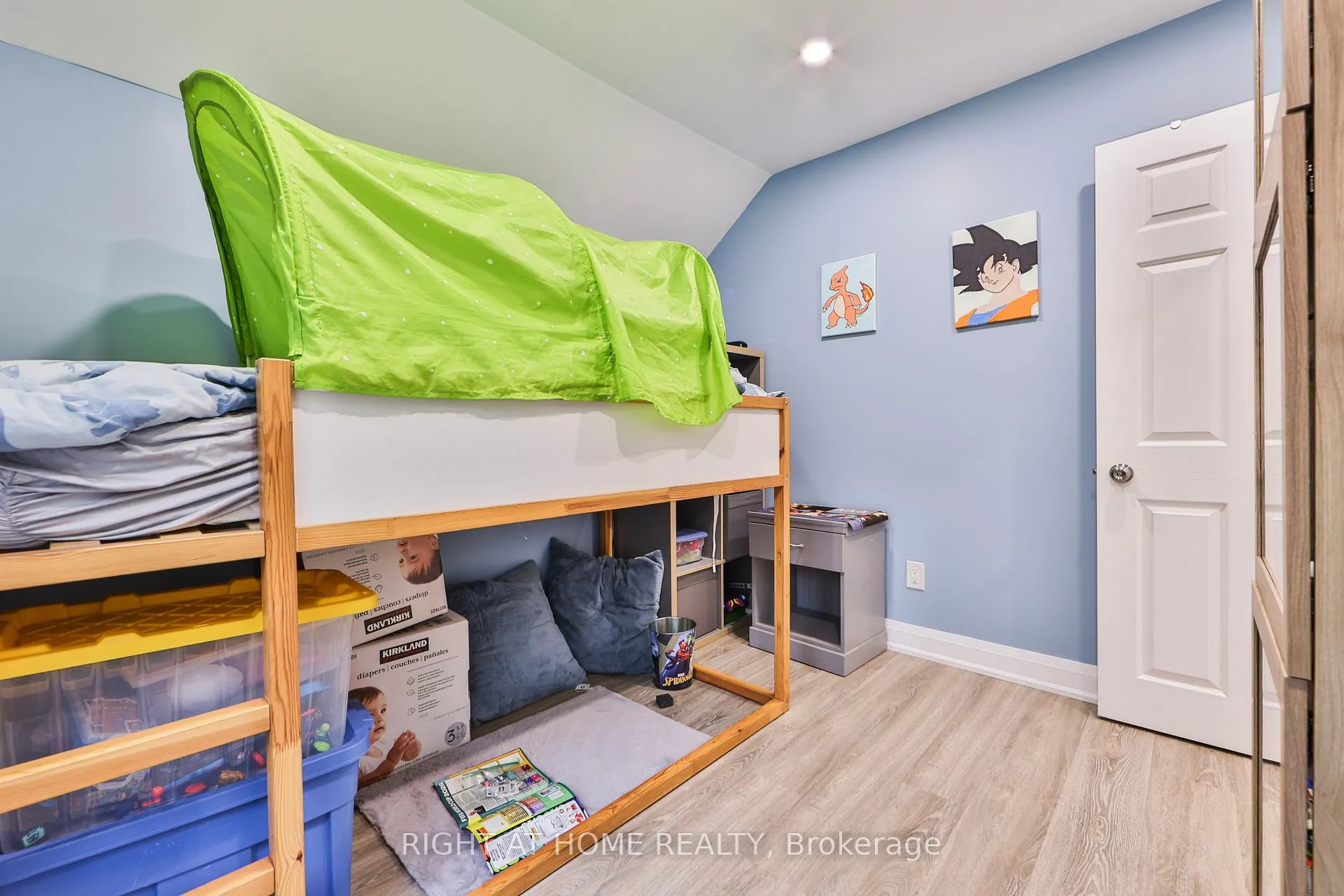 Photo 36 of 90 Mill Street S, Brampton, Downtown Brampton — HOMEH