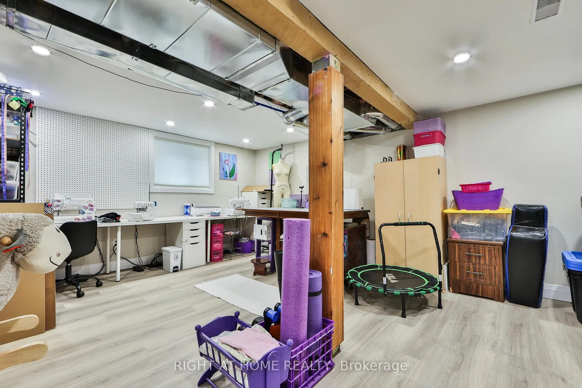 Photo 37 of 90 Mill Street S, Brampton, Downtown Brampton — HOMEH