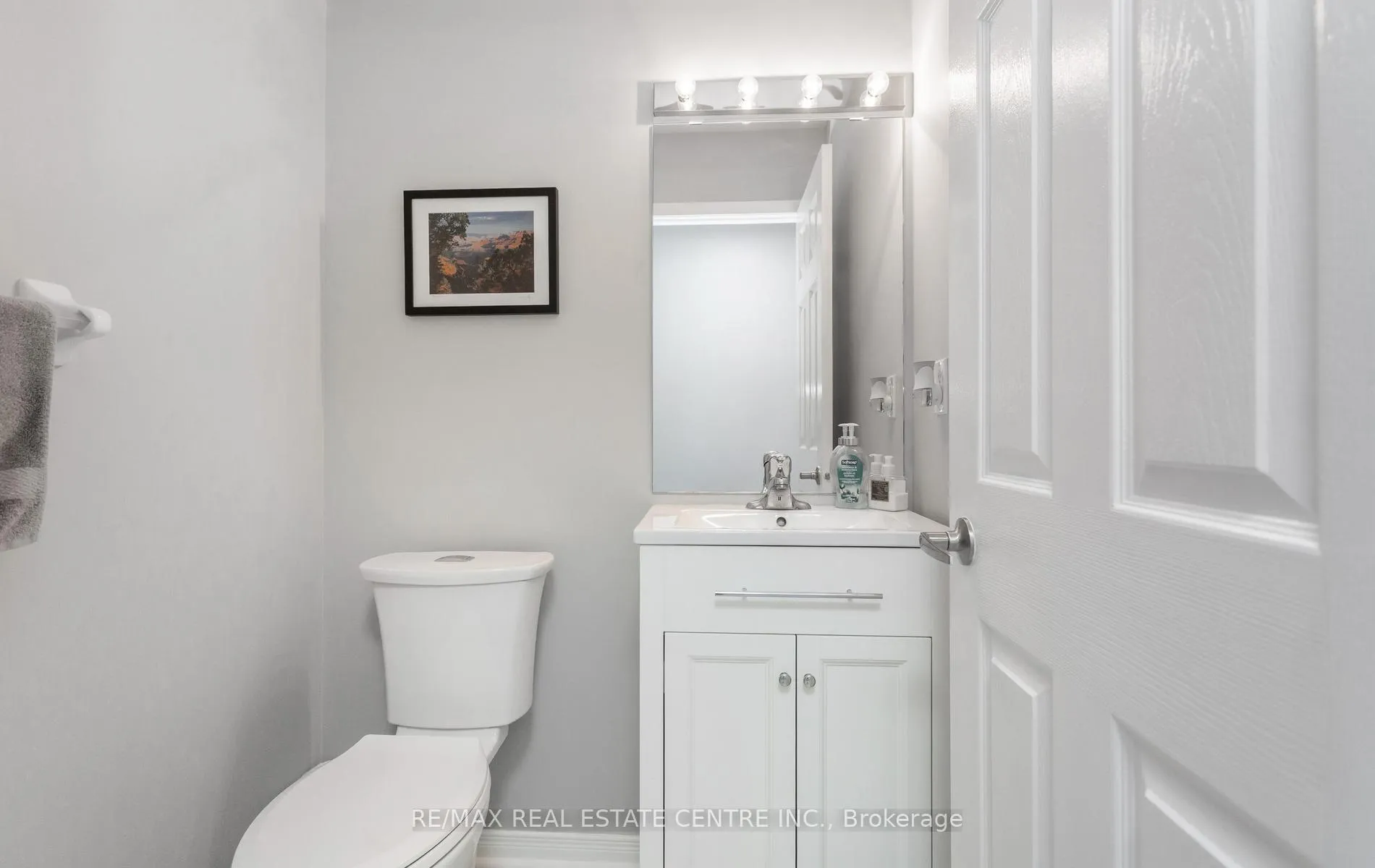 Photo 6 of 49 Teal Crest Circle, Brampton, Credit Valley — HOMEH