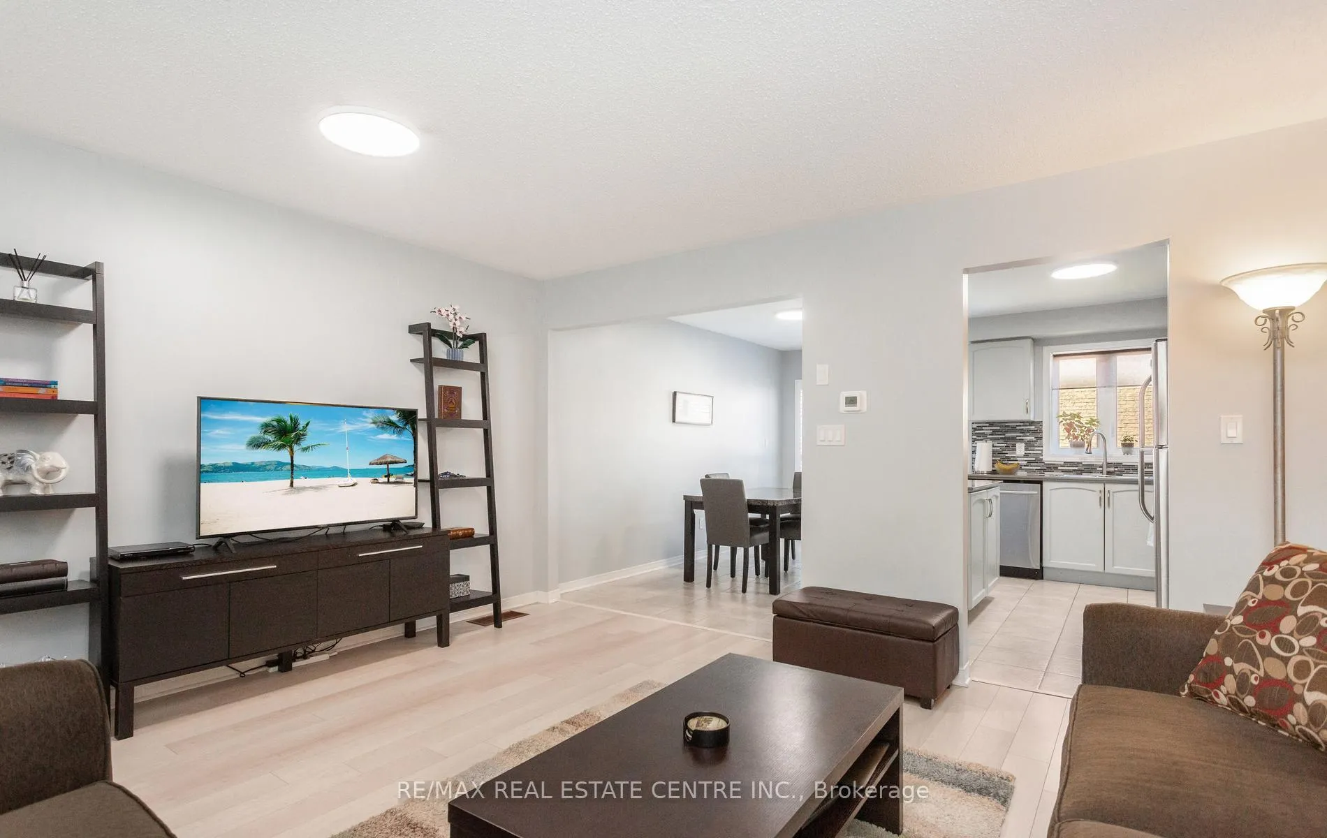 Photo 11 of 49 Teal Crest Circle, Brampton, Credit Valley — HOMEH