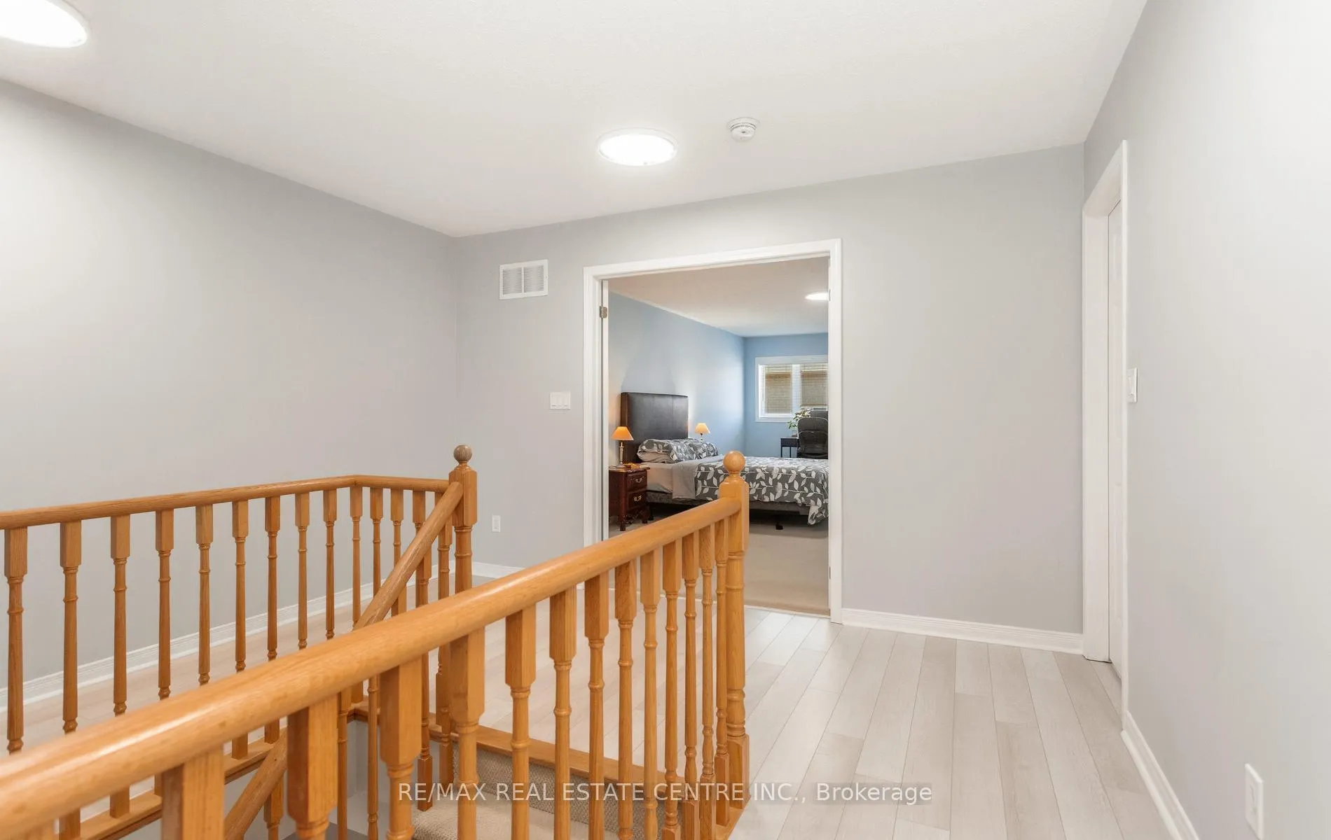 Photo 19 of 49 Teal Crest Circle, Brampton, Credit Valley — HOMEH